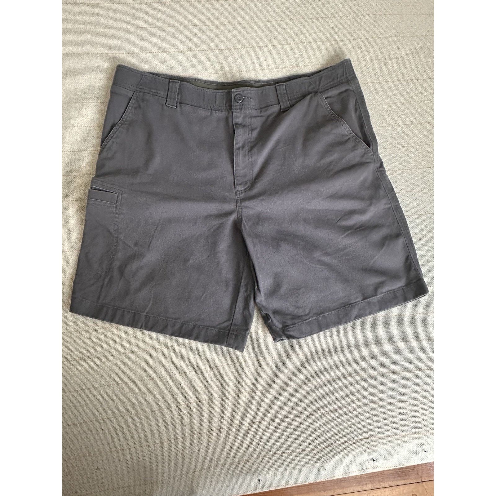 L.L. Bean L.L Bean Flat Front Gray Shorts with Natural Fit Size US 38 / EU 54 - 2 Thumbnail