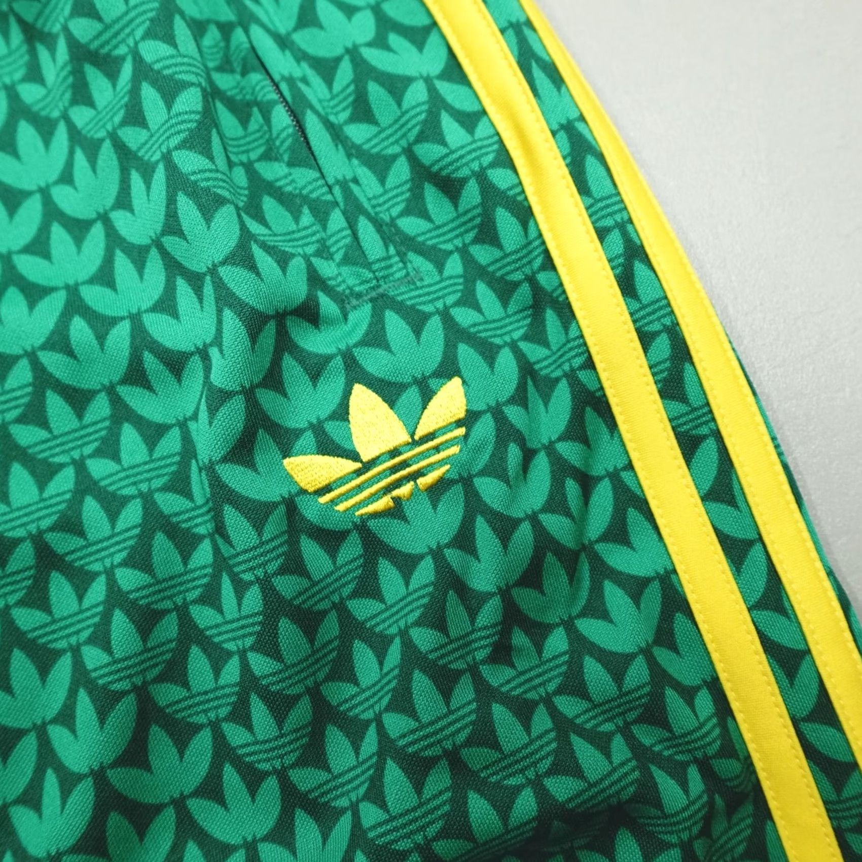 Adidas Adidas Originals Loose Fit Monogram Track Pants Men’s XL Green KD0396 Track Pants Size US 36 / EU 52 - 2 Thumbnail
