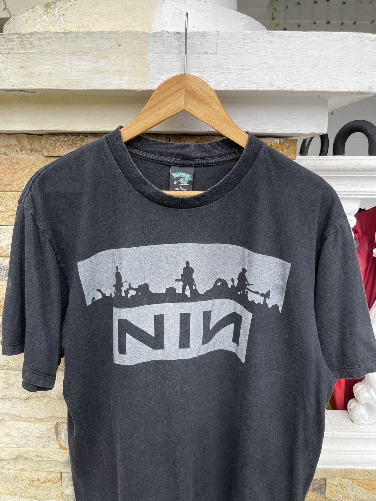 Band Tees SUN FADED🔥Rare🔥Vtg Nine Inch Nails Band T Shirt Size US L / EU 52-54 / 3 - 2 Thumbnail