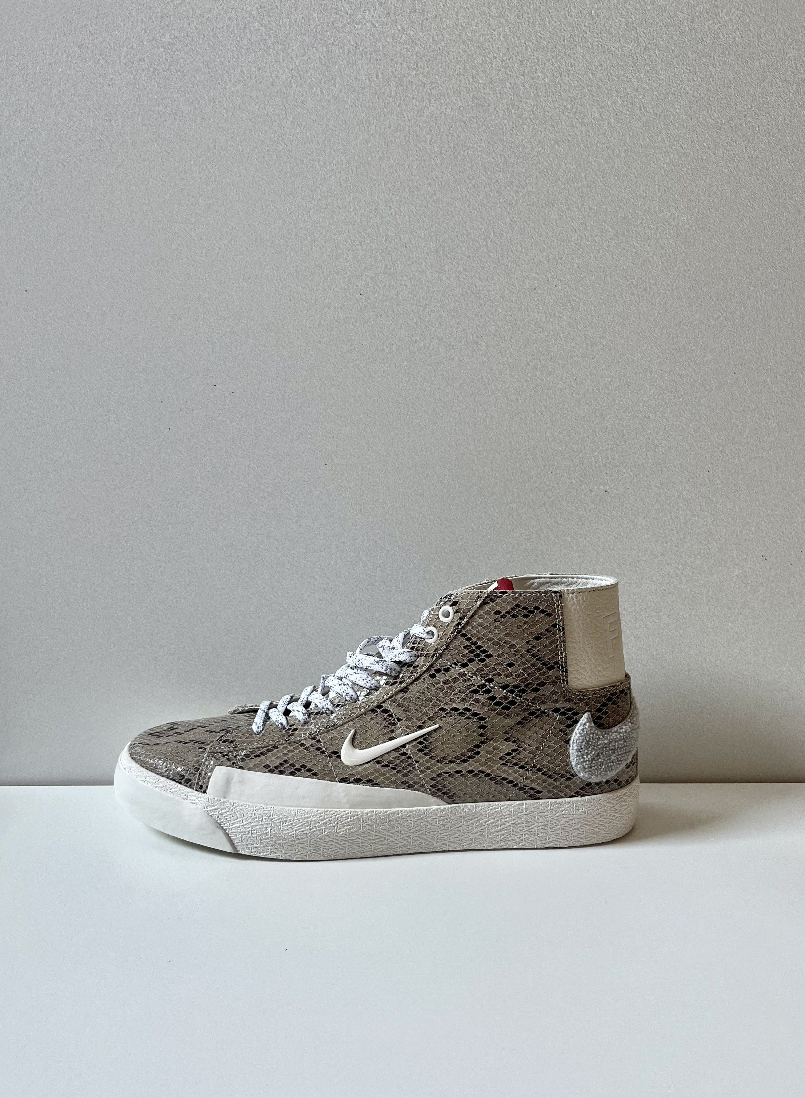 Nike × Soulland Nike SB x Soulland - Blazer Mid QS Size US 11 / EU 44 - 10 Thumbnail