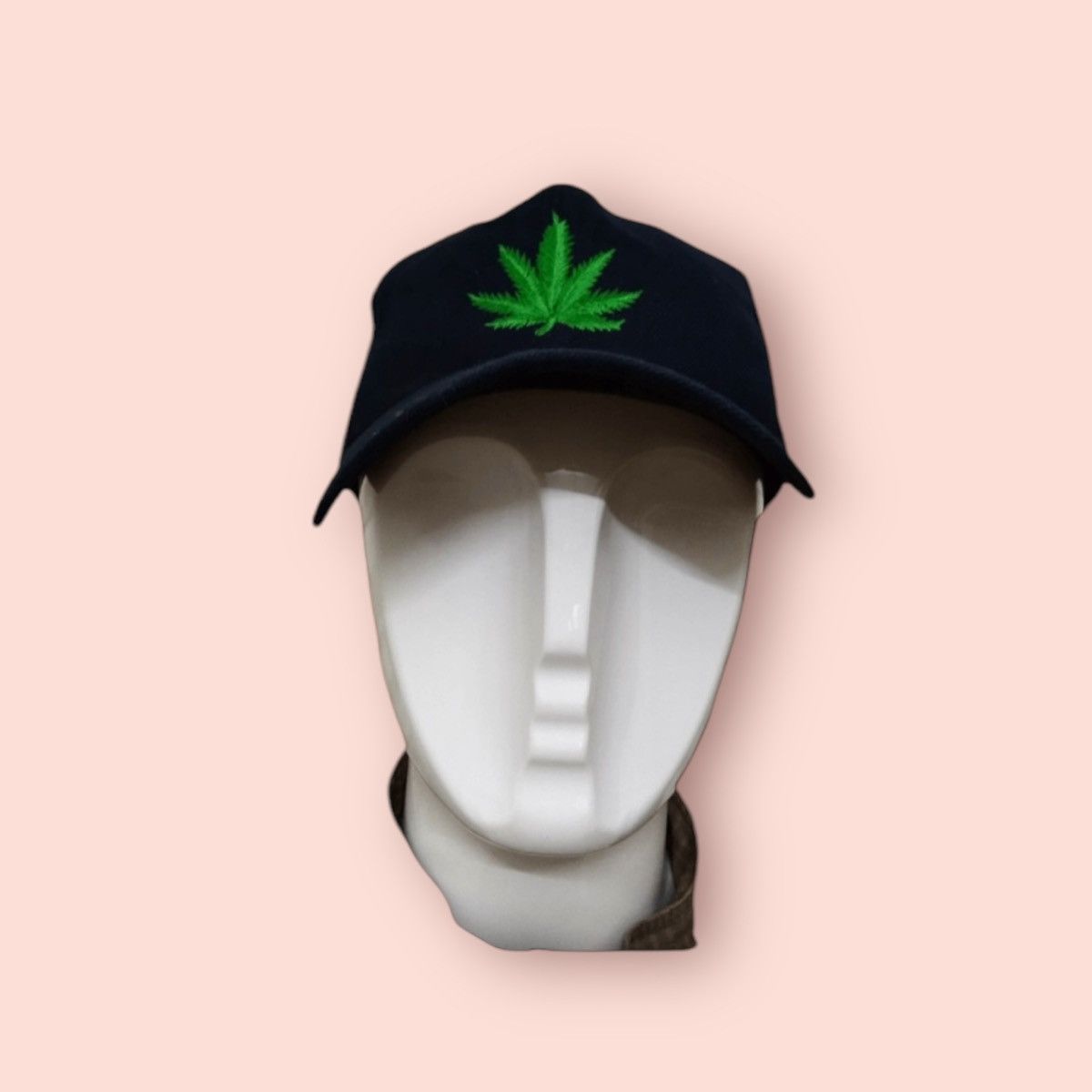 Vintage VINTAGE MARIJUANA STRAPBACK Size ONE SIZE - 1 Thumbnail