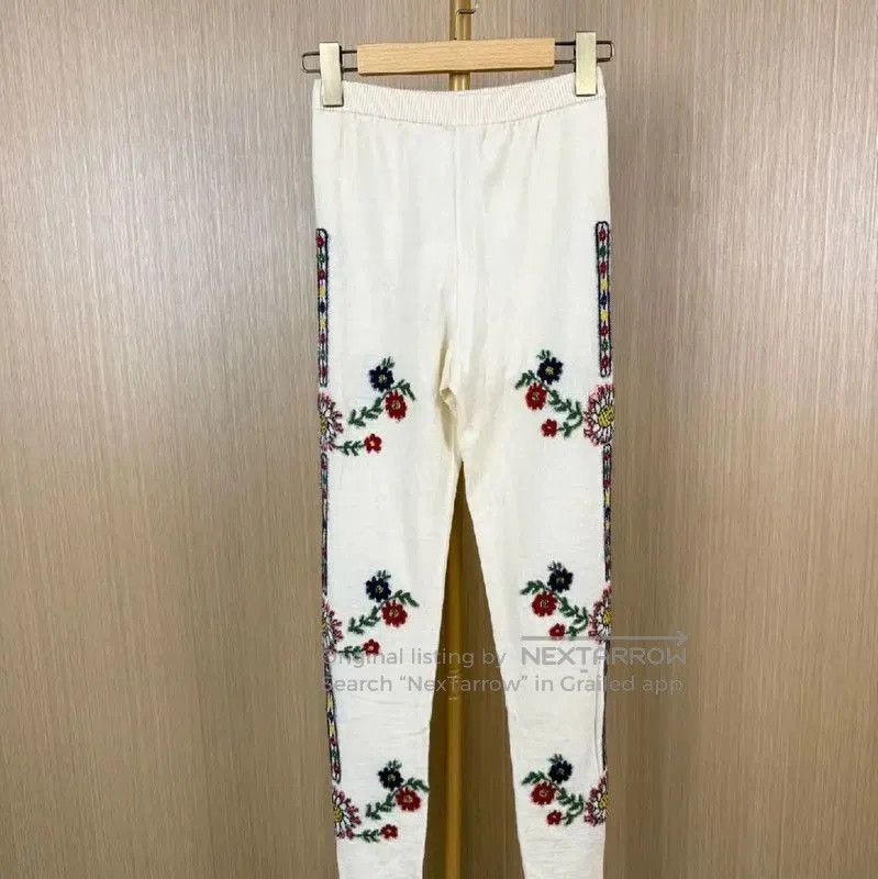 Chanel White Wool Casual Pants .