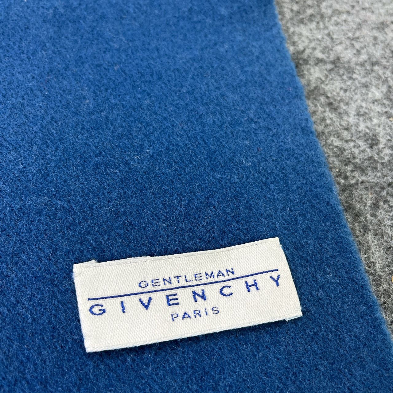 Vintage Givenchy Plain Scarf / Muffler / Neckwear T466 Size ONE SIZE - 4 Thumbnail