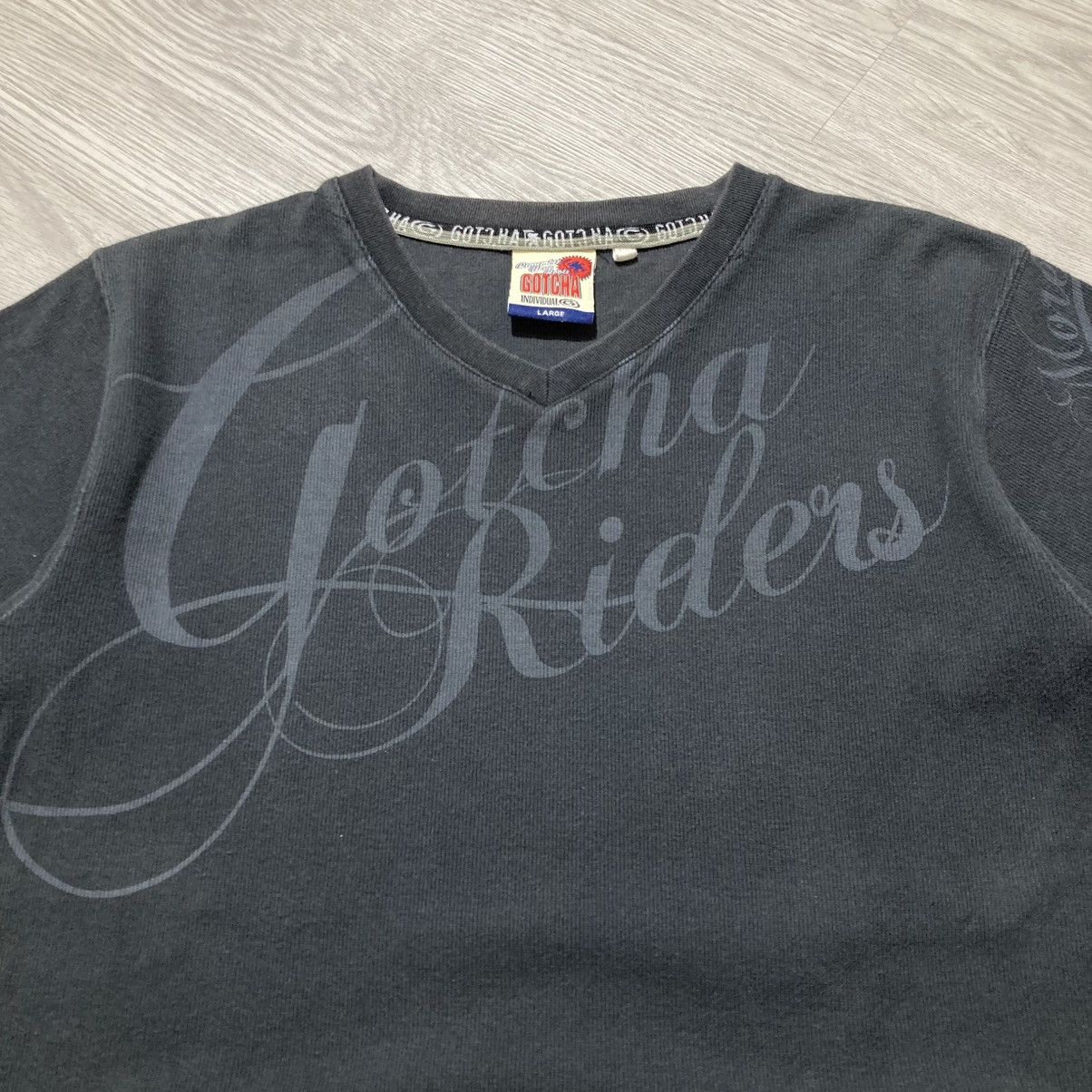 20471120 2000s Gotcha Surf Poem Logo T-shirt Tribal Punk Gothic Style Size US M / EU 48-50 / 2 - 4 Thumbnail