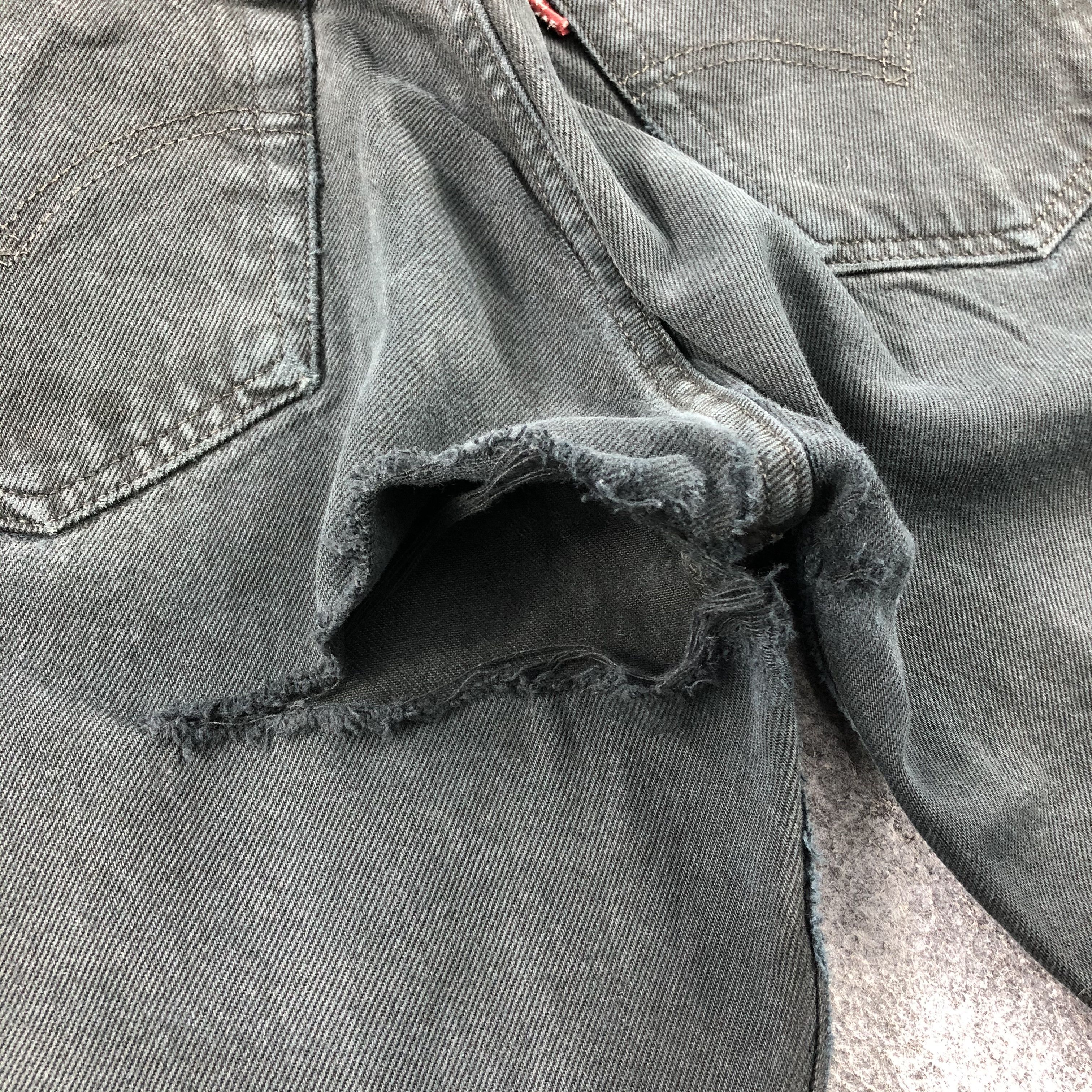 Vintage 90s Distress Levis 501 Jeans-JM1549