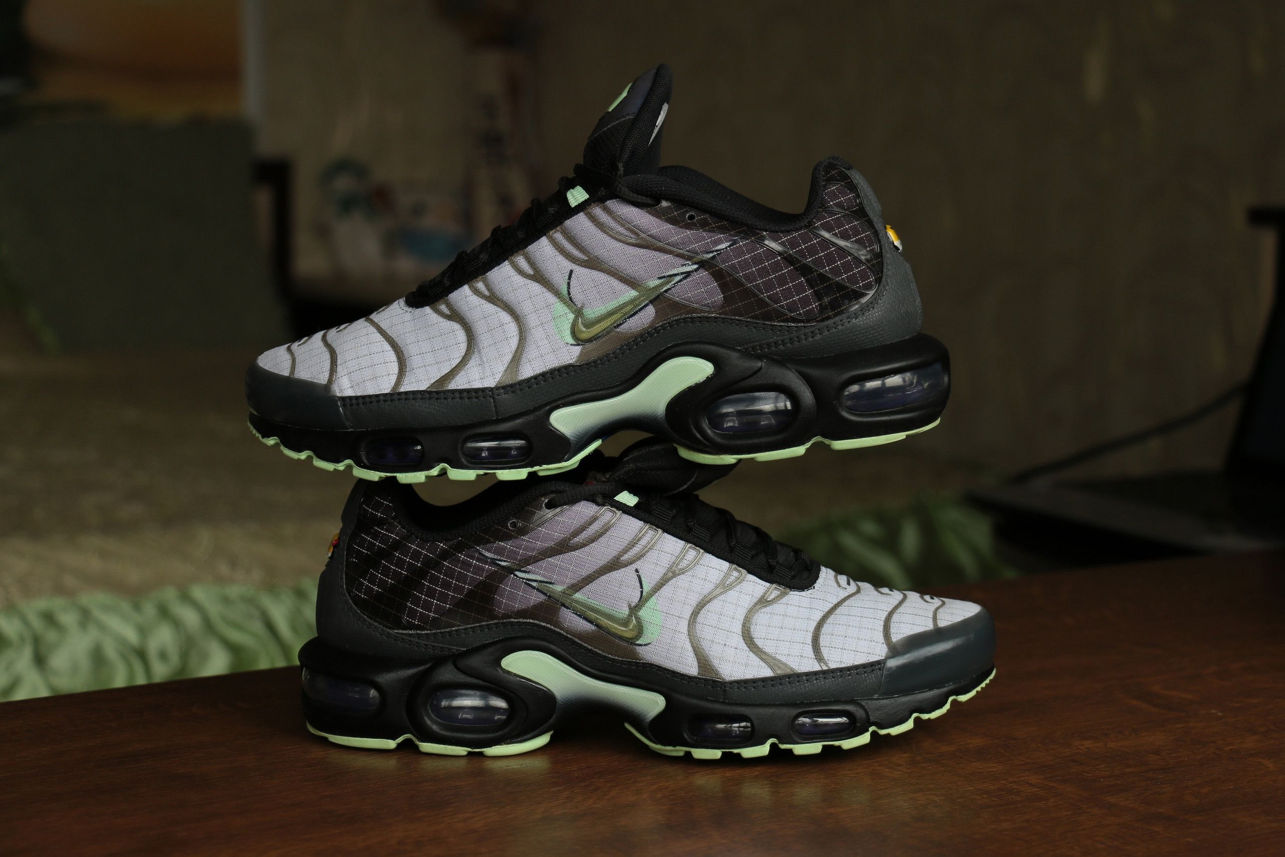 air max plus future swoosh