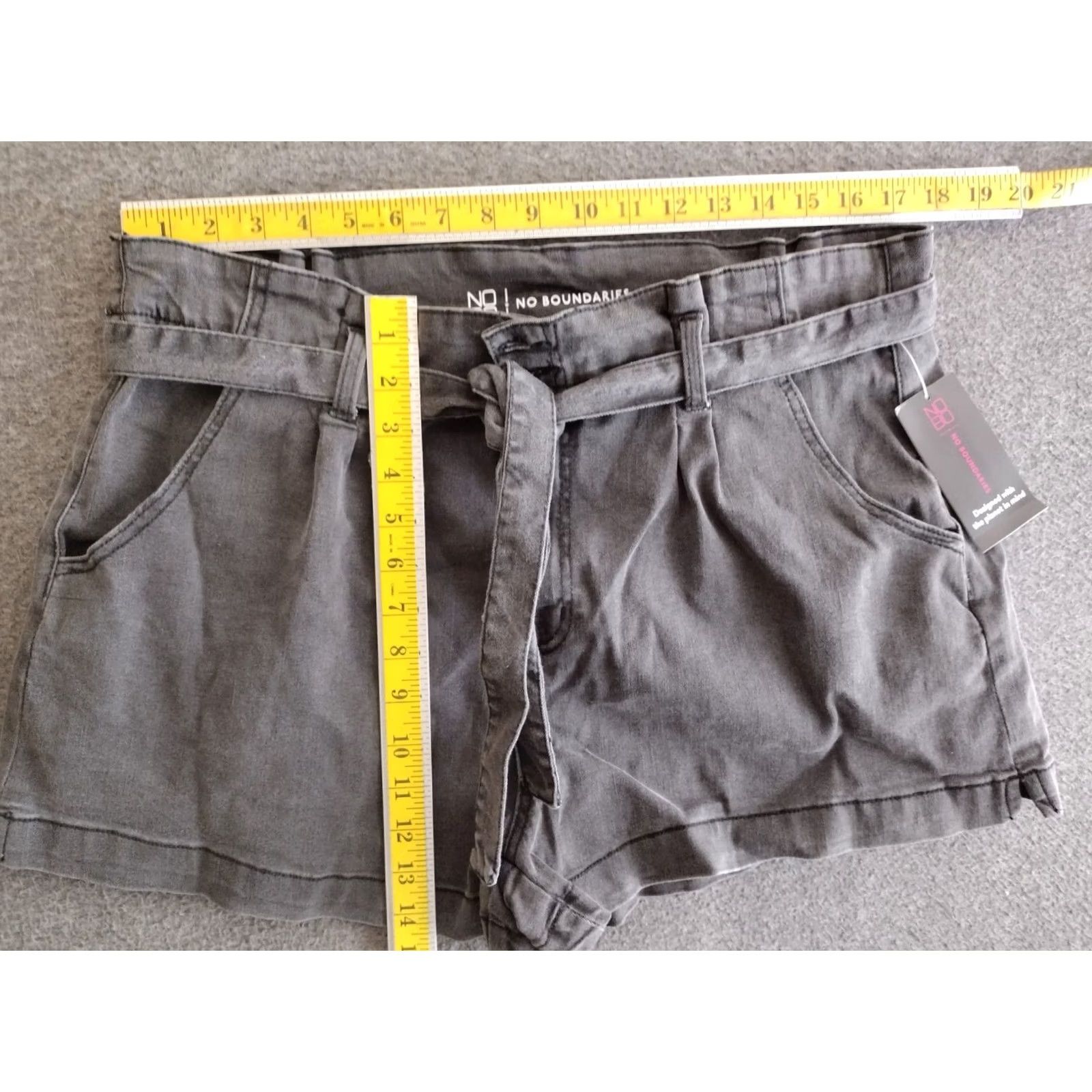 Vintage No Boundaries Denim Shorts Black Paper Bag Pleated 2XL High Rise Belted Pockets Stretch Casual Womens Size 40" / US 18 - 4 Thumbnail