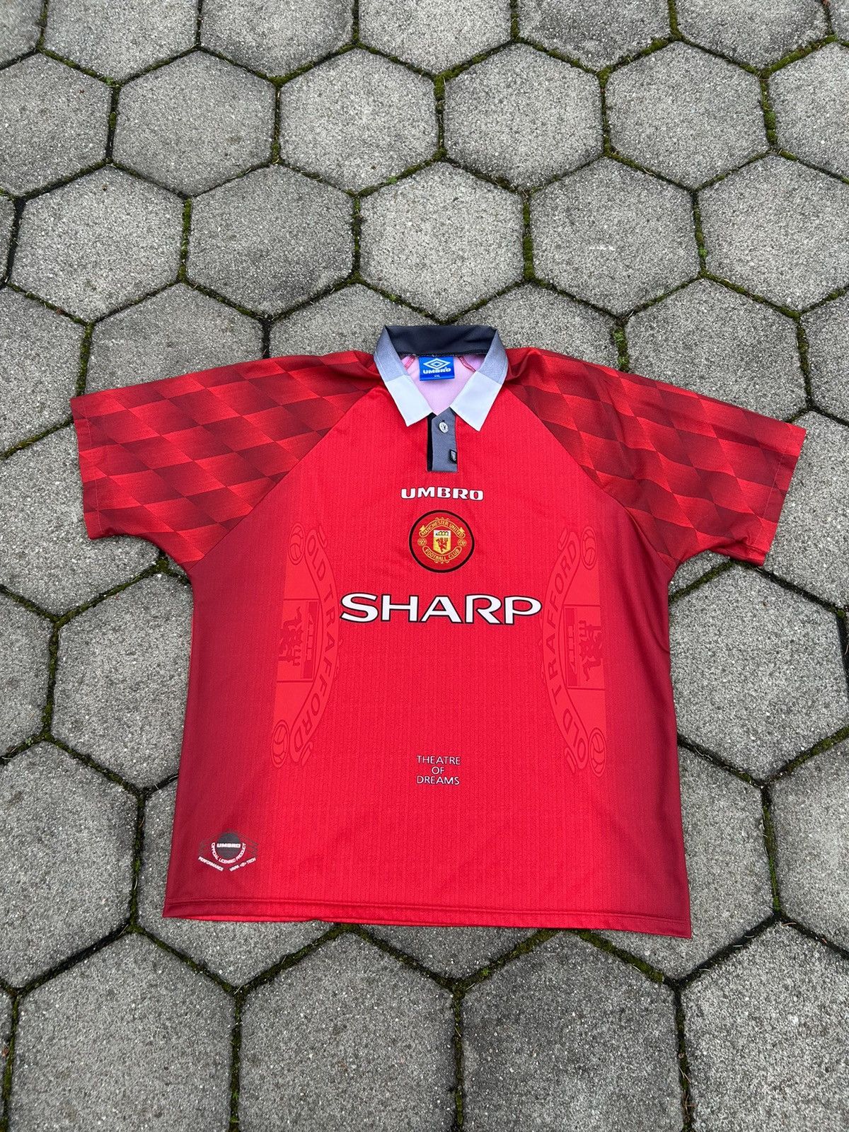 image of Vintage Umbro Manchester United 1996-98 Soccer Jersey in Red, Men's (Size 2XL)