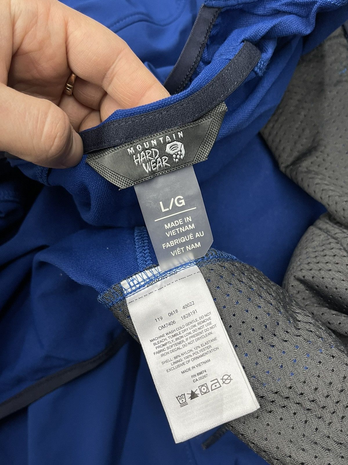 Mountain Hardwear Mens Mountain Hard Wear Chockstone Light Jacket Blue Outdoor Size US L / EU 52-54 / 3 - 8 Thumbnail