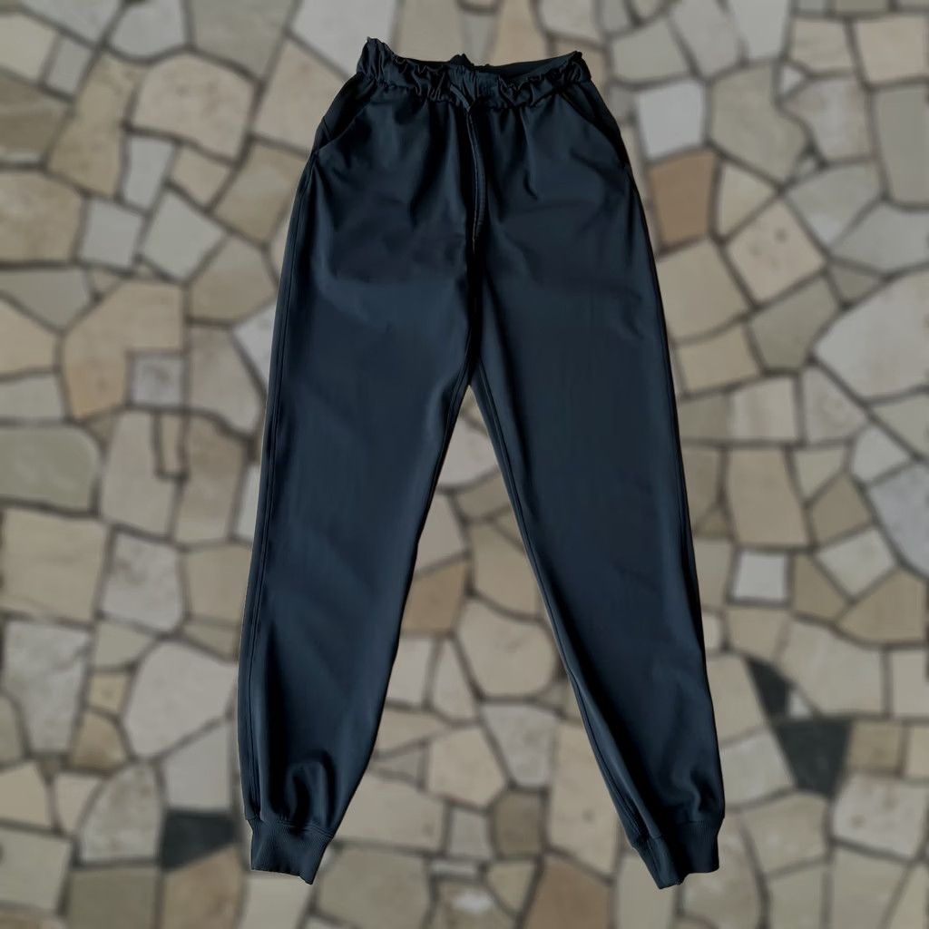 Lululemon Lululemon Keep Moving Jogger Gray Luxtreme Women’s 2 Size 26" / US 2 / IT 38 - 1 Thumbnail