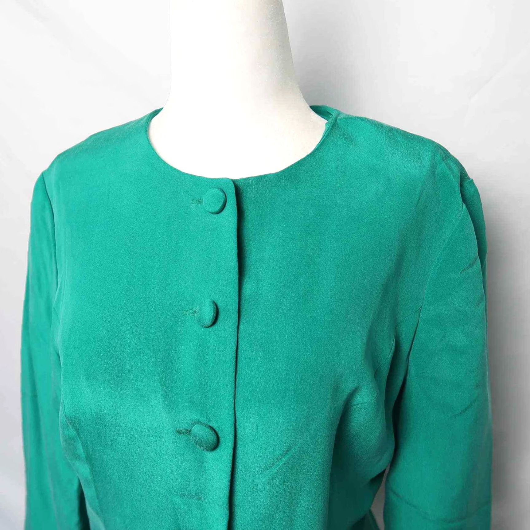 MAGGY LONDON VINTAGE Maggy London emerald green silk blazer jacket 6P Blazer Petite Womens 90s Emerald green Silk 1990s Size M / US 6-8 / IT 42-44 - 2 Thumbnail