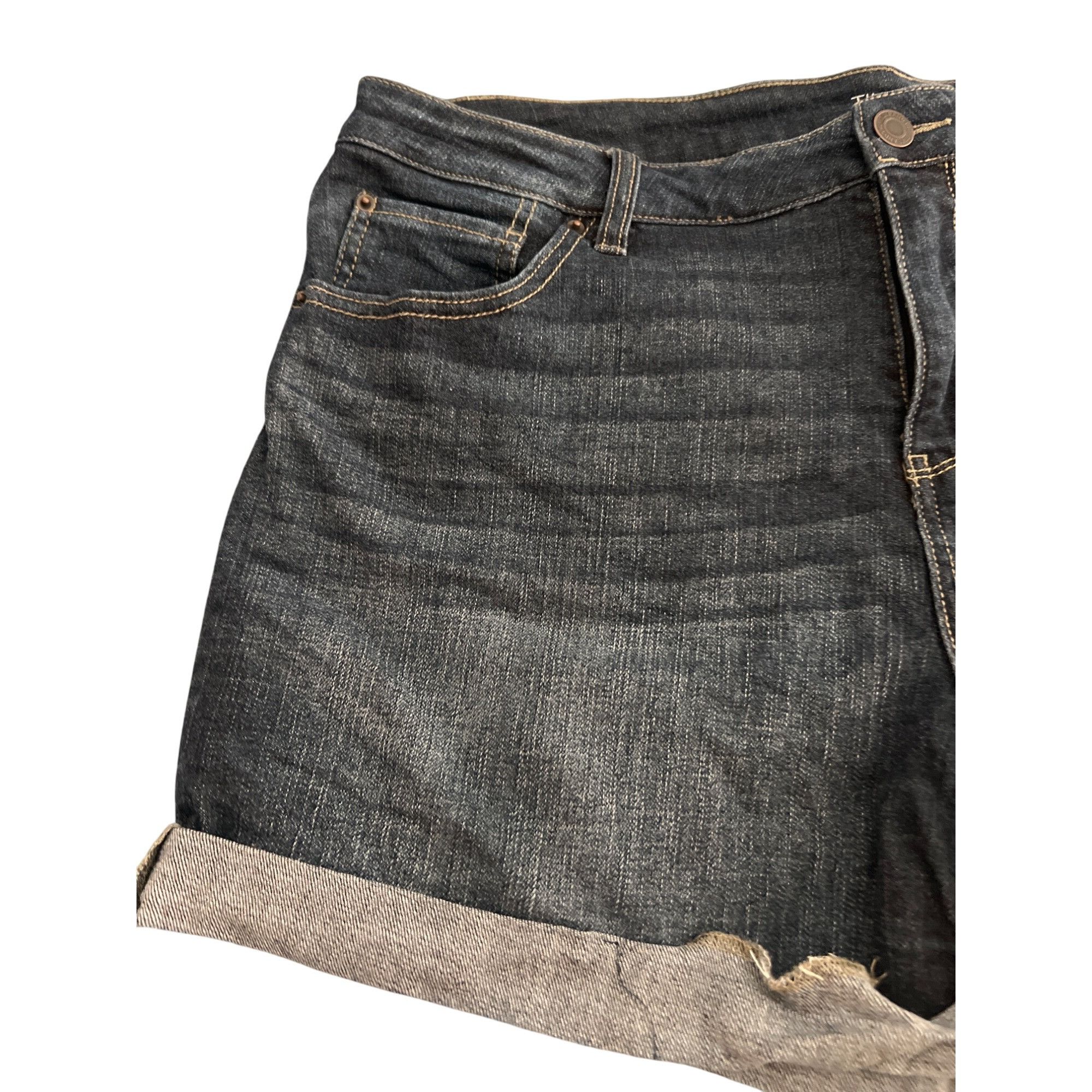 Other Time And Tru Mid-Rise Denim Shorts Blue Jeans Cuffed Button Size 40" / US 18 - 2 Thumbnail