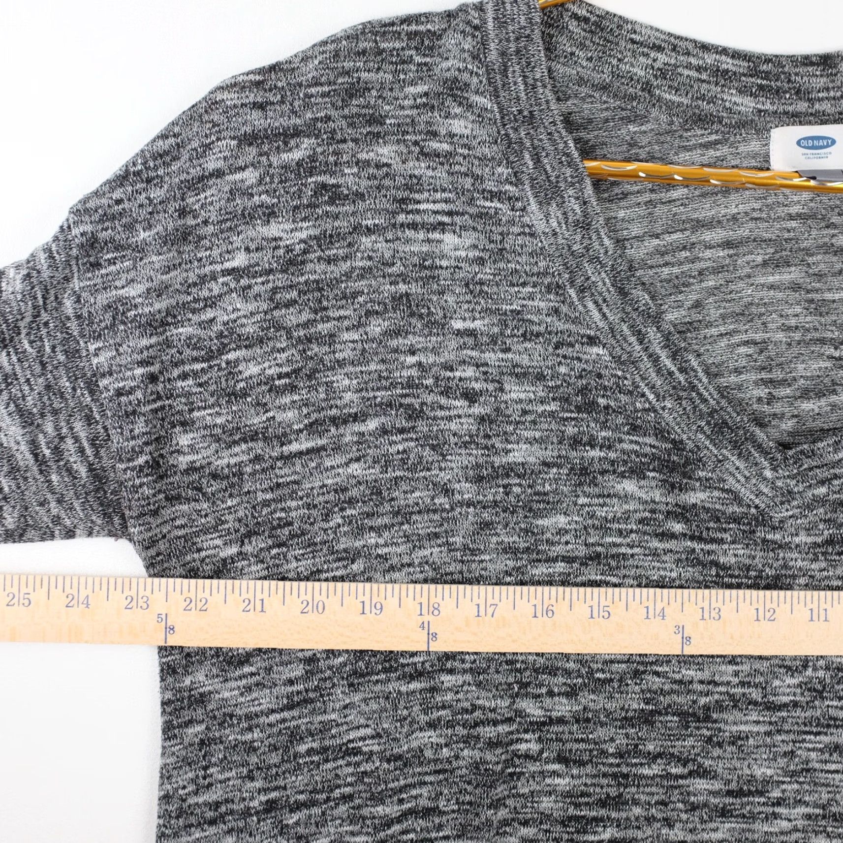 Old Navy Old Navy Shirt Gray V-Neck 3/4 Sleeve Womens Size L Size L / US 10 / IT 46 - 3 Thumbnail