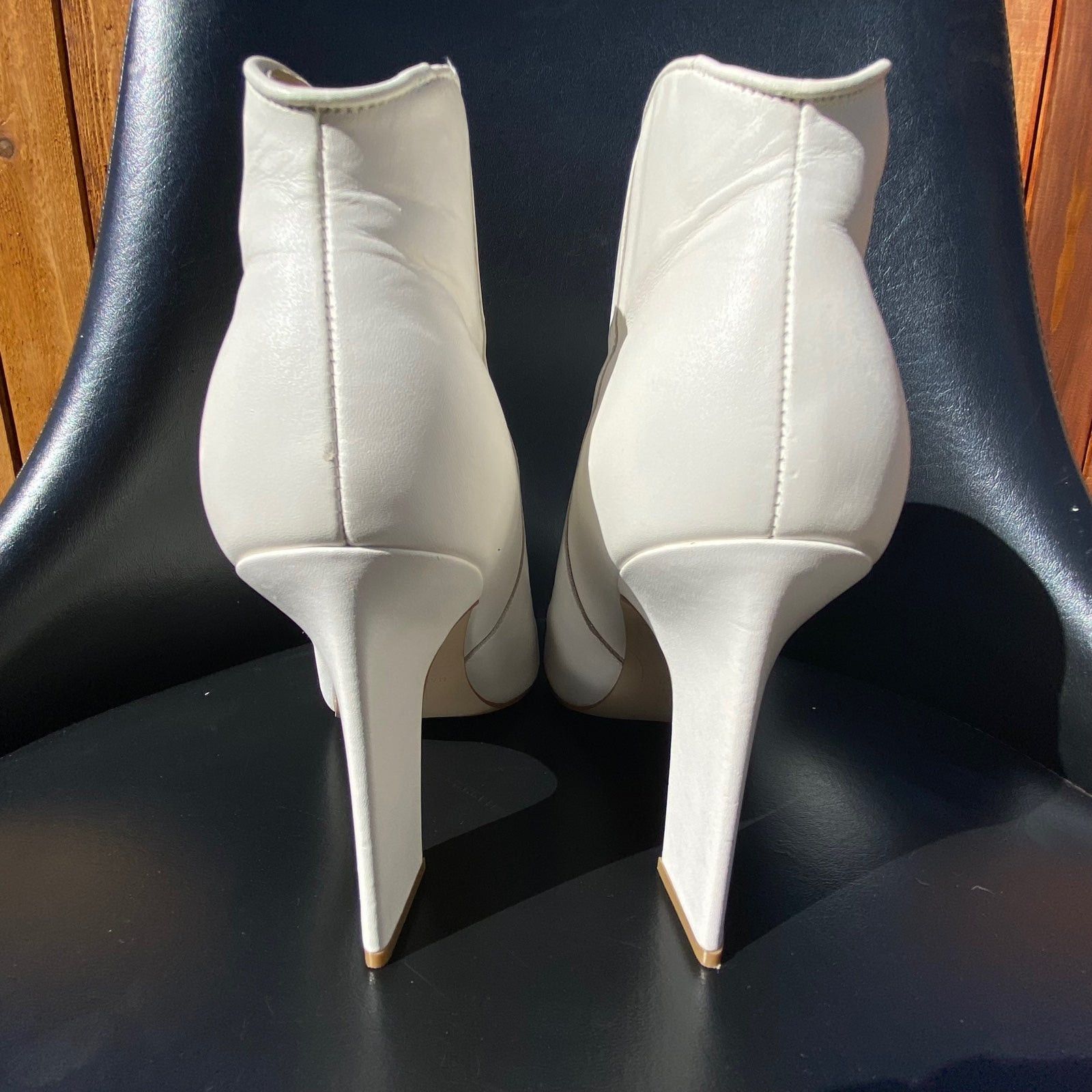 Marc Fisher Marc Fisher LTD White Leather Pointed Toe Ankle Booties Size US 8.5 / IT 38.5 - 9 Thumbnail