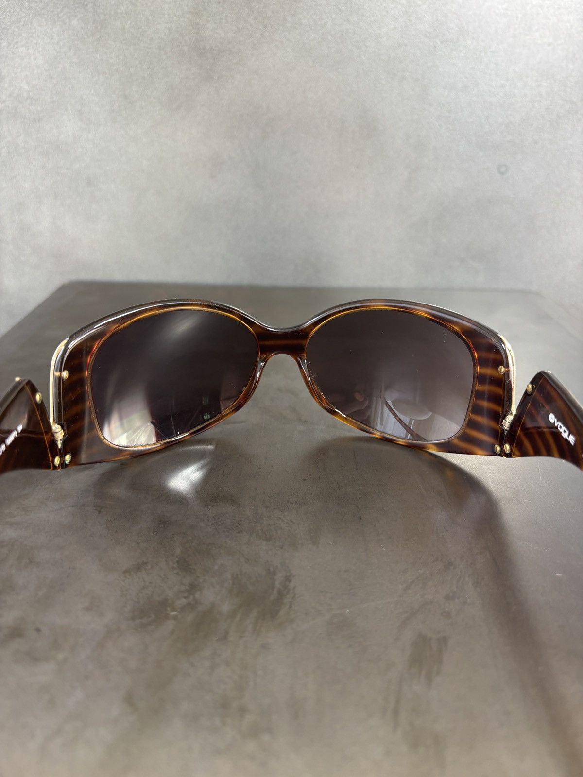 Vintage × Vogue 2000s Vintage Vogue Sunglasses Drop Arm VO 2519-S Y2K Glam Size ONE SIZE - 14 Thumbnail