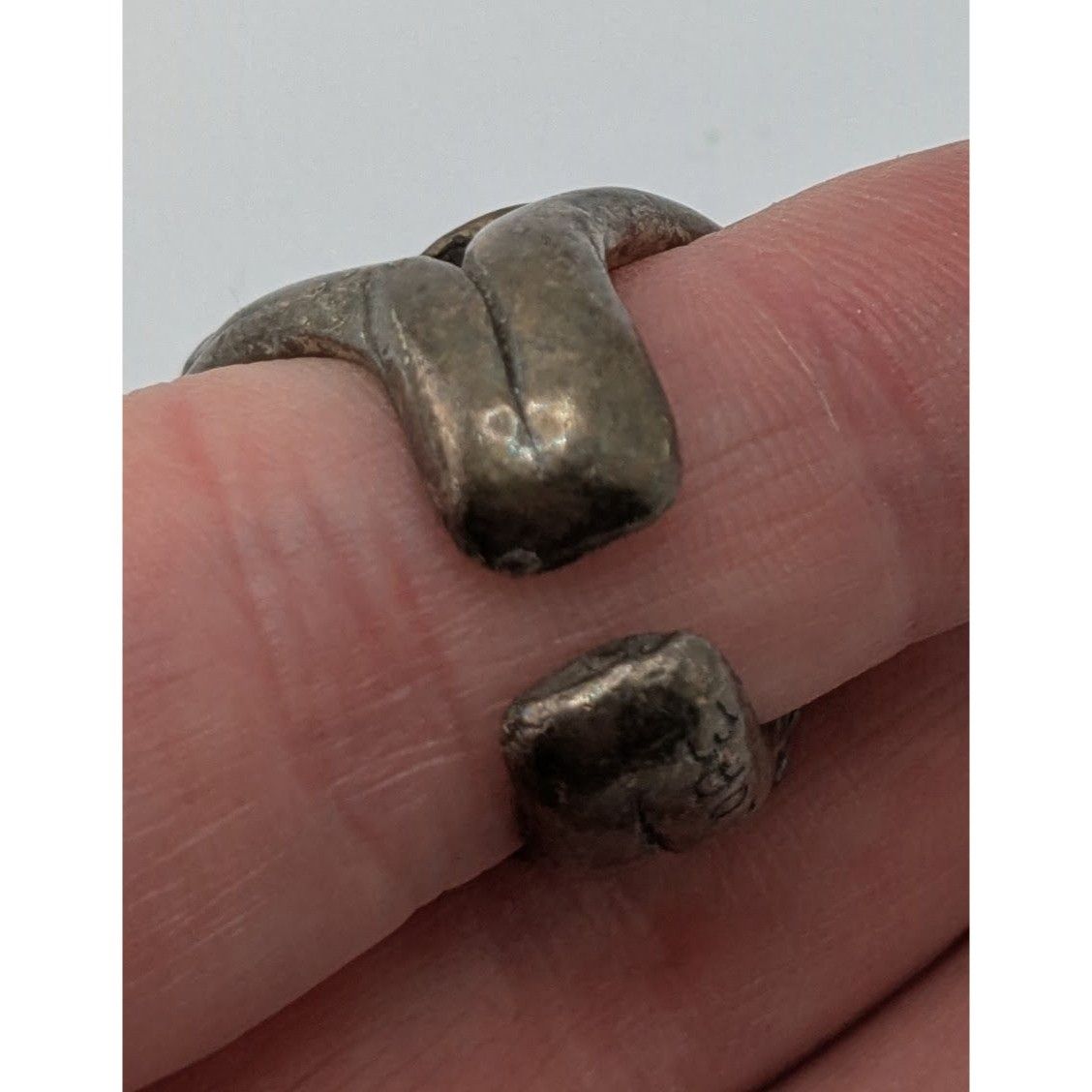 Other Vintage Artisan Brutalist Floral Silver Tone Ring With Red E Size ONE SIZE - 6 Thumbnail