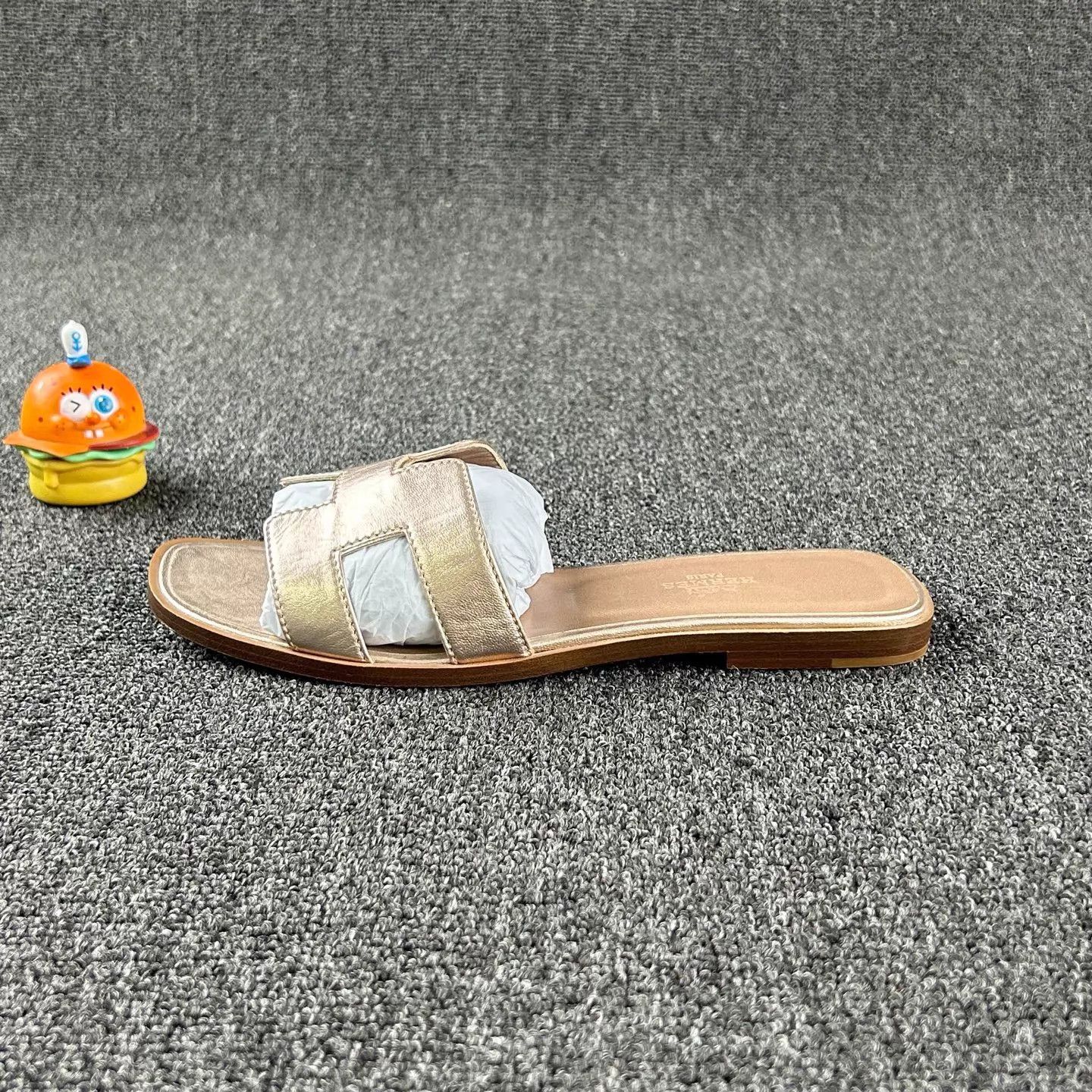 Hermes Hermes Gold H Slippers Size 38 Size US 7.5 / IT 37.5 - 3 Thumbnail