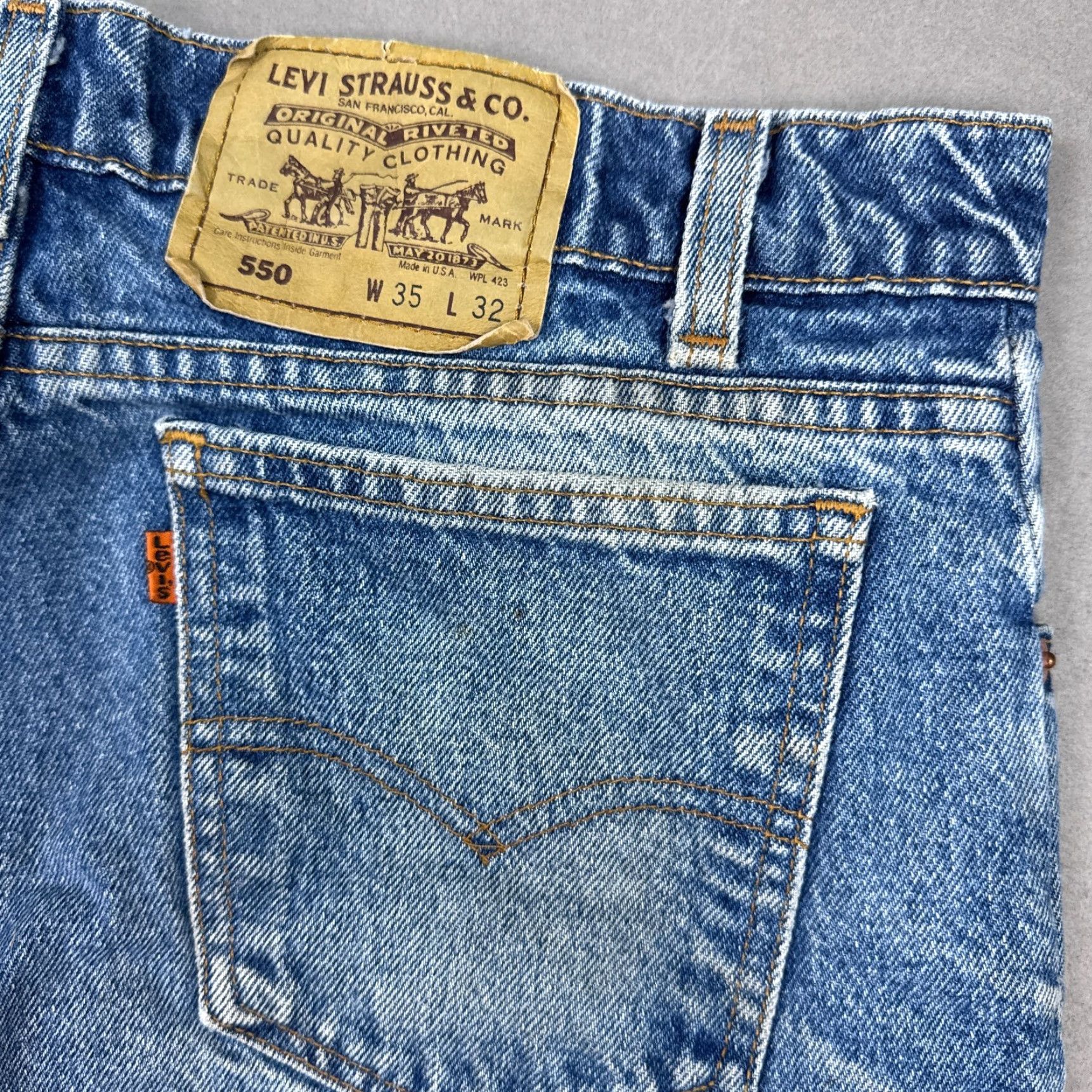 Levi's VINTAGE Levi's Jeans Mens 34x28 Blue 90s Orange Tab Made USA 550 (Tag35x32) Jeans Mens 90s Blue 550 Levi's 34x28 Size US 35 - 3 Thumbnail