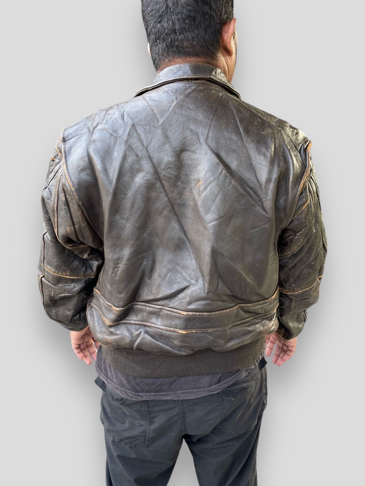 Avirex 🔥VINTAGE 80s AVIREX U.S.NAVY GENUINE LEATHER FLIGHT JACKET Size US S / EU 44-46 / 1 - 7 Thumbnail