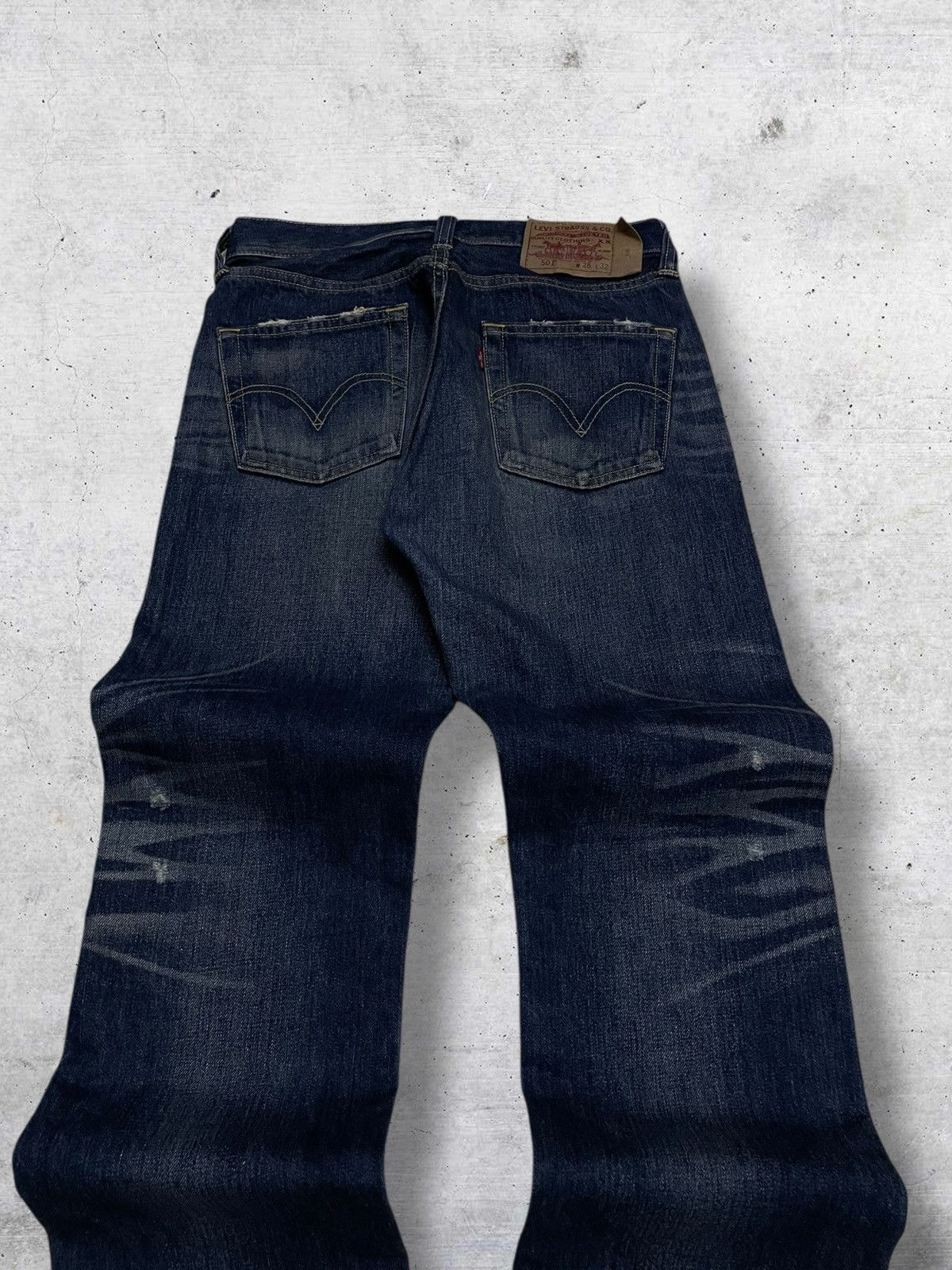 Levi's Vintage Clothing VINTAGE 501 LEVIS USA DESIGNER 90S RIPPED INDIGO OG DENIM Size US 28 / EU 44 - 11 Thumbnail