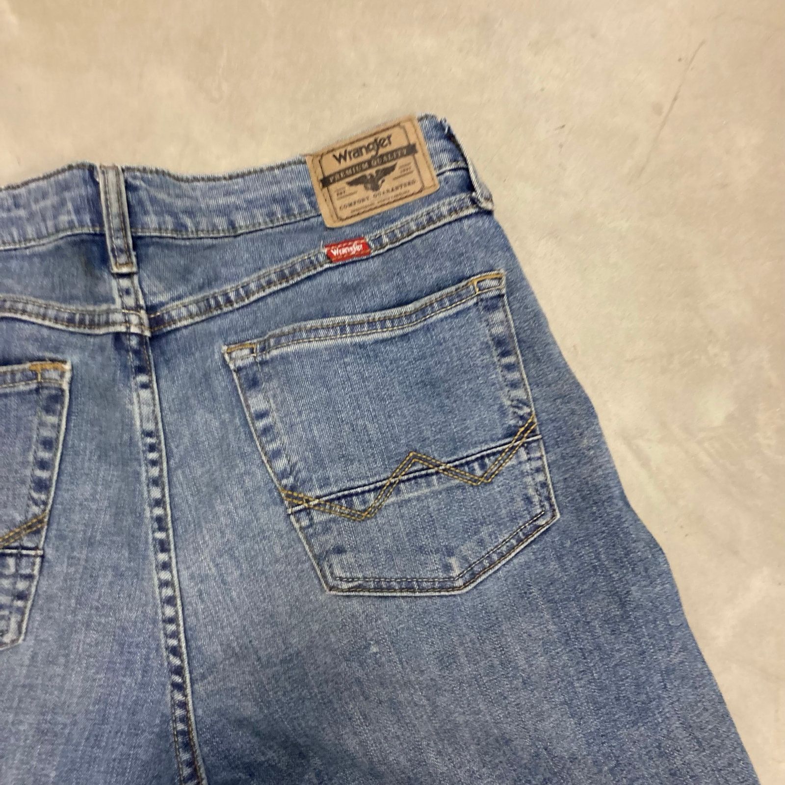 Vintage × Wrangler y2k relaxed wrangler bootcut Jeans 32x30 Size US 32 / EU 48 - 3 Thumbnail