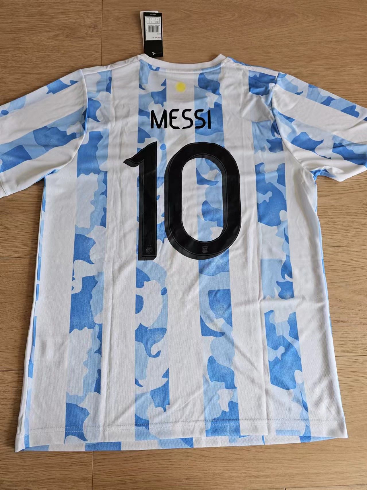 Other 2020 Argentina 10 Messi Jersey L Size US L / EU 52-54 / 3 - 2 Thumbnail