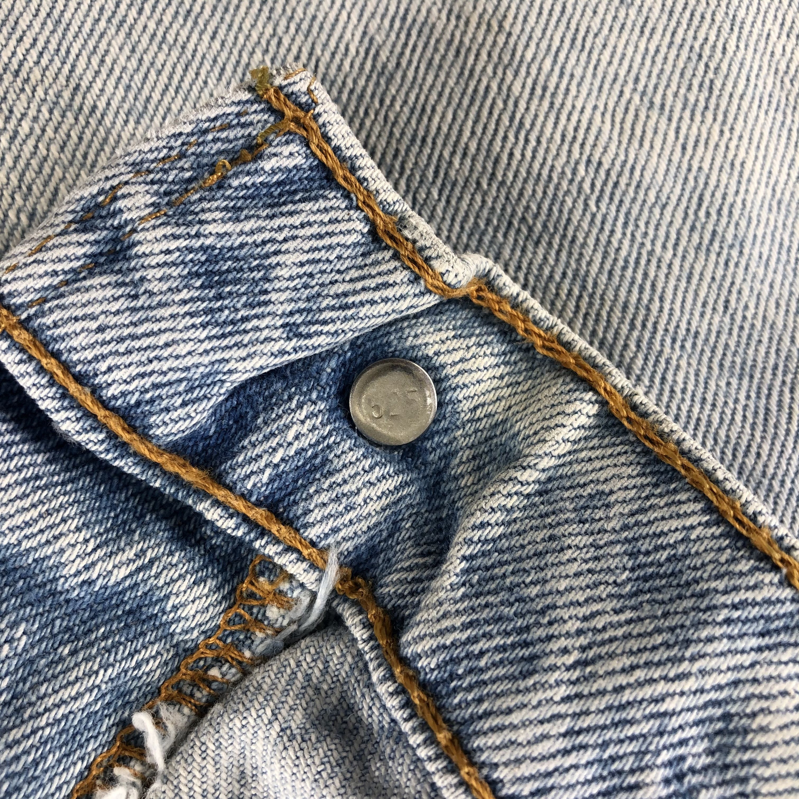 Levi's Light Wash Vintage Levis 550 Jeans-J1135 Size US 27 - 9 Thumbnail