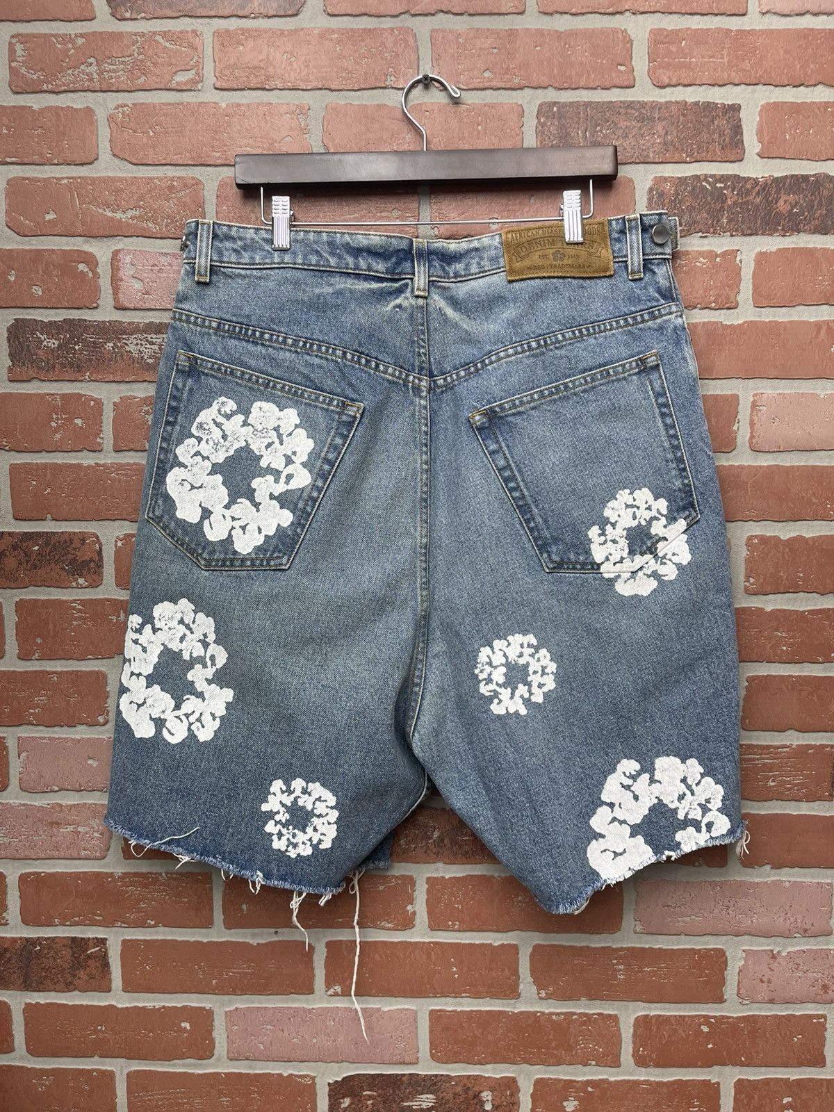 DENIM TEARS Size L - Denim Tear Cotton Wreath Blue Denim Shorts Size US 34 / EU 50 - 5 Thumbnail
