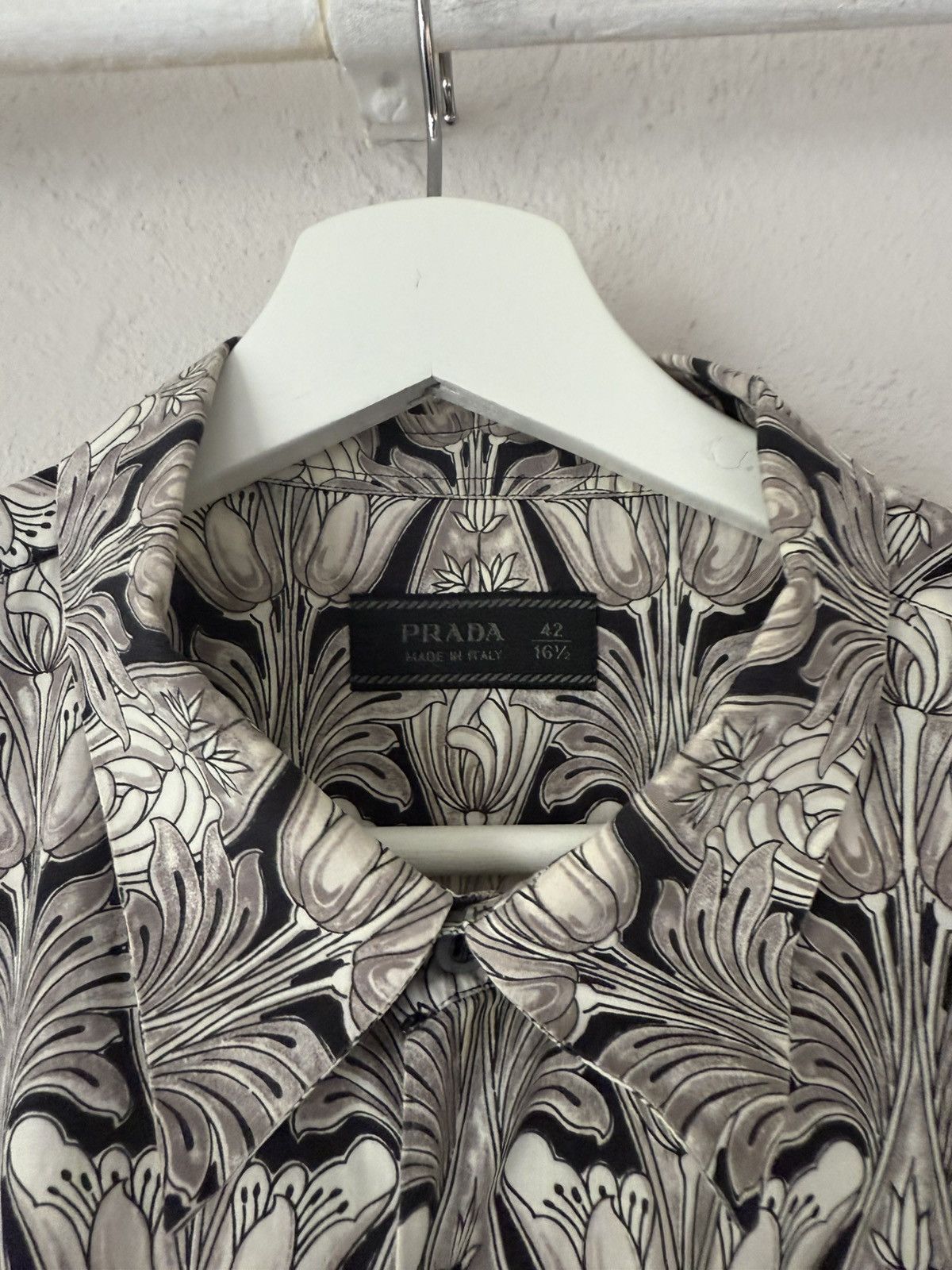 Prada Art Deco Floral Print Cotton Shirt – Size 42 Size US L / EU 52-54 / 3 - 5 Thumbnail