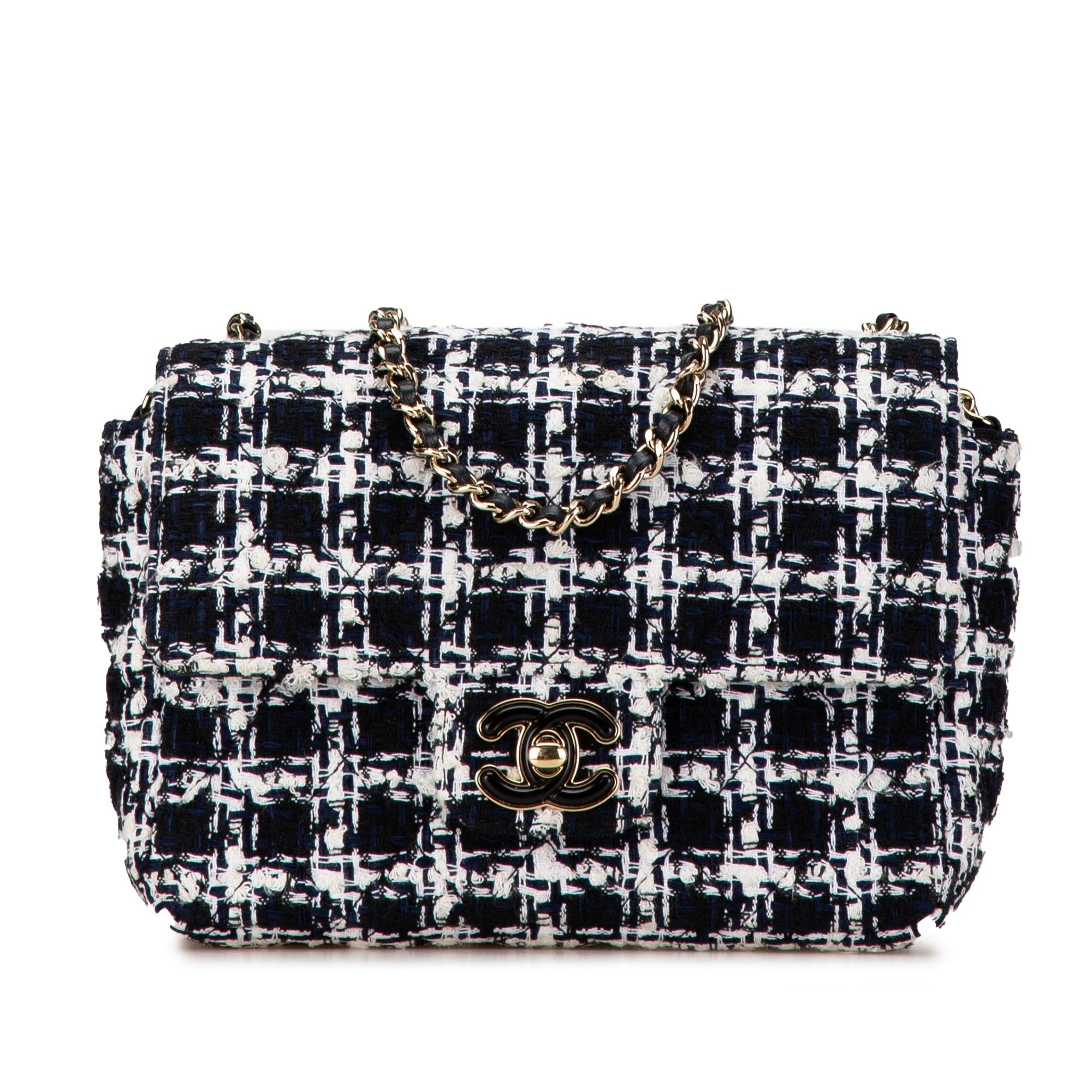Chanel Chanel Mini Tweed Resin Heart Flap Black Size ONE SIZE - 1 Thumbnail