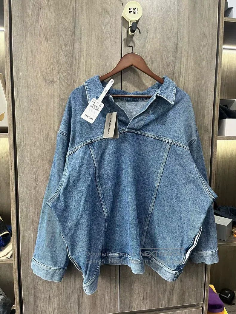 Balenciaga Balenciaga Solid Color V-Neck Denim Jacket Size XS / US 0-2 / IT 36-38 - 2 Thumbnail