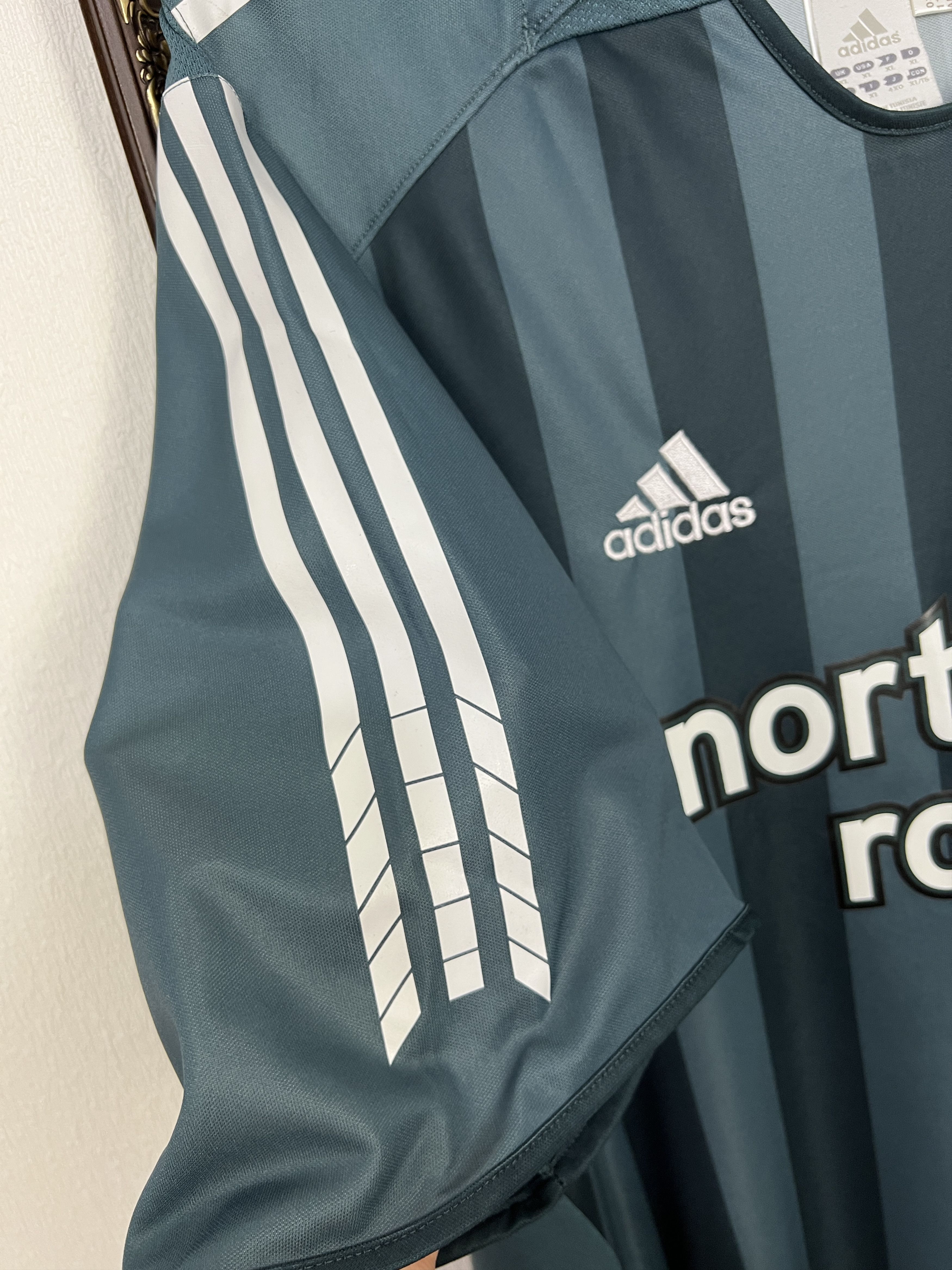 Adidas Newcastle Away football shirt 2005 Soccer Adidas Jersey Mens Size US XL / EU 56 / 4 - 4 Thumbnail