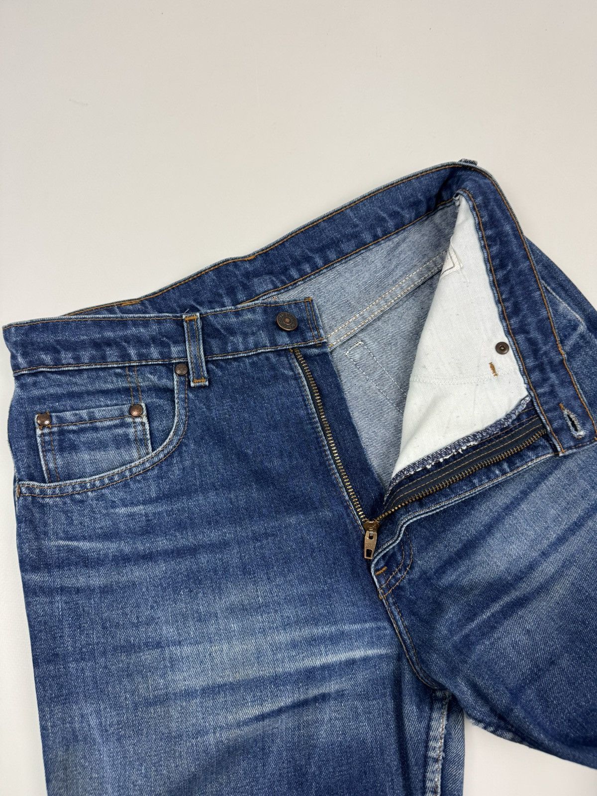 Levi's 1980’s Vintage Levi’s 565 Washed Denim Leather Tab Jeans Size US 33 - 8 Thumbnail