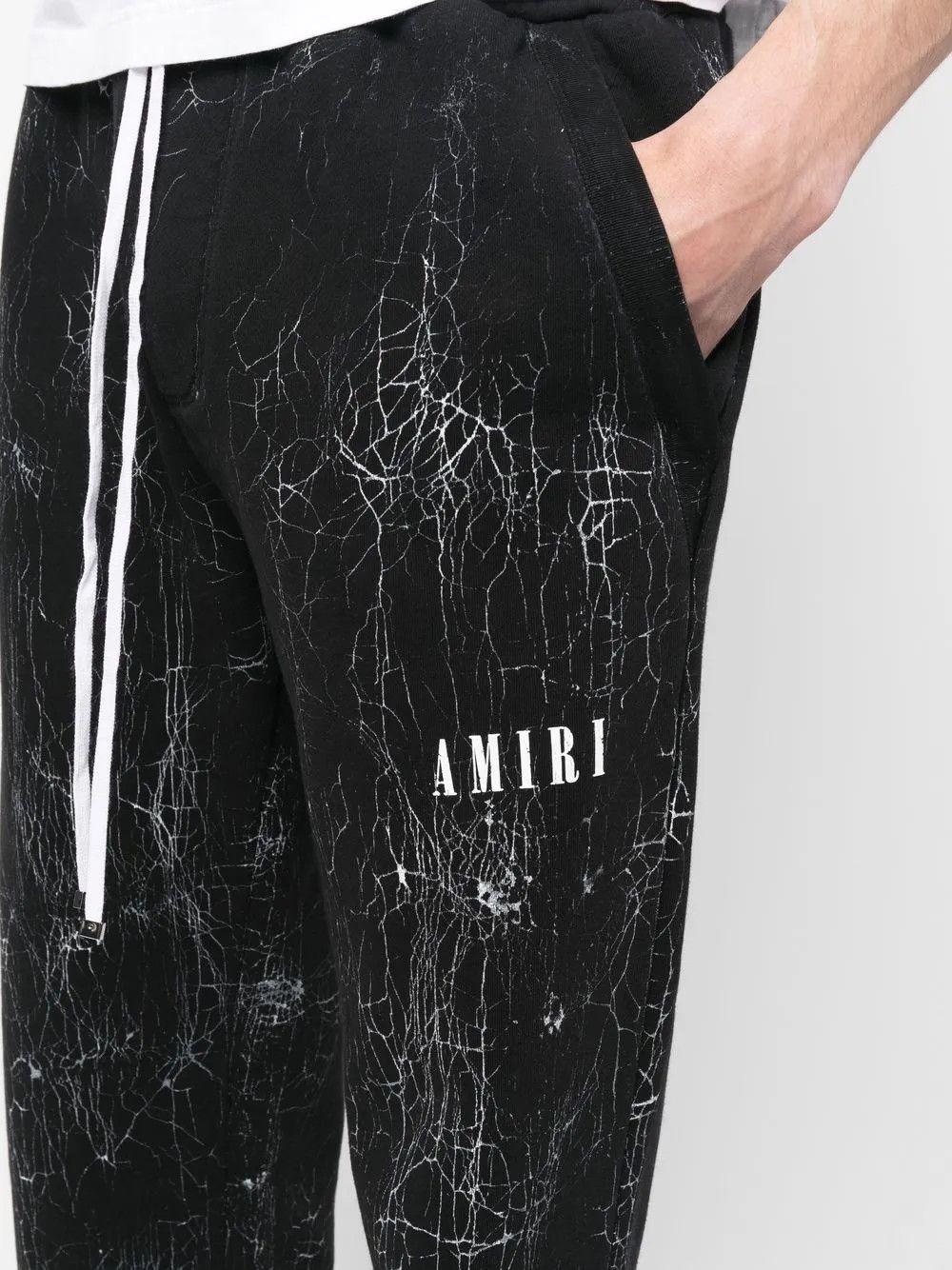 Amiri o1mle0925 Cracked Dye Logo Sweatpants & Joggers in Black Size US 32 / EU 48 - 5 Thumbnail