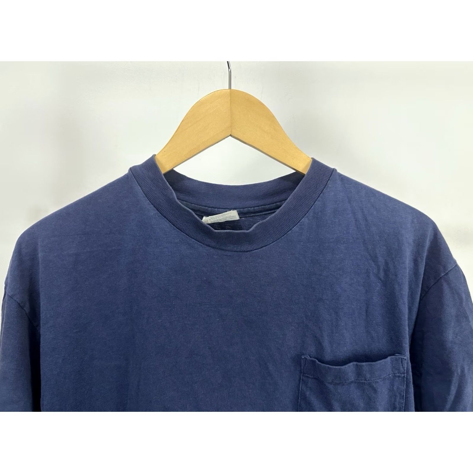Hanes VINTAGE 80s Hanes Beefy Work T-Shirt XL Blue Worn Cotton Pocket Front WIP Mens Size US XL / EU 56 / 4 - 4 Thumbnail