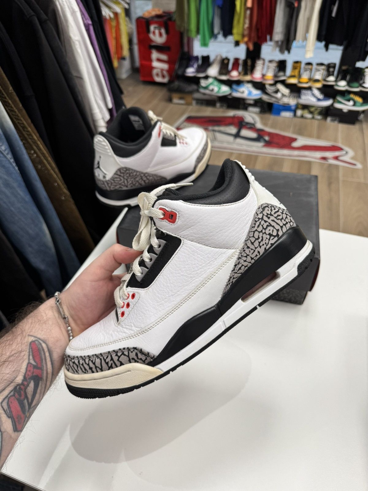 Jordan Brand × Nike Jordan 3 retro infrared 42 (2010) Size US 8.5 / EU 41-42 - 8 Thumbnail