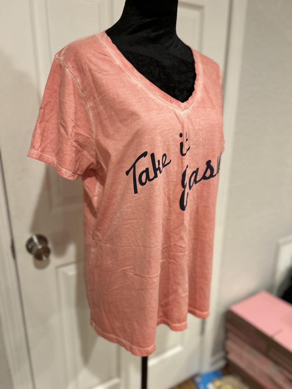 Tommy Hilfiger Tommy Hilfiger Casual Coral V-Neck Graphic T-Shirt Size XL Size XL / US 12-14 / IT 48-50 - 5 Thumbnail