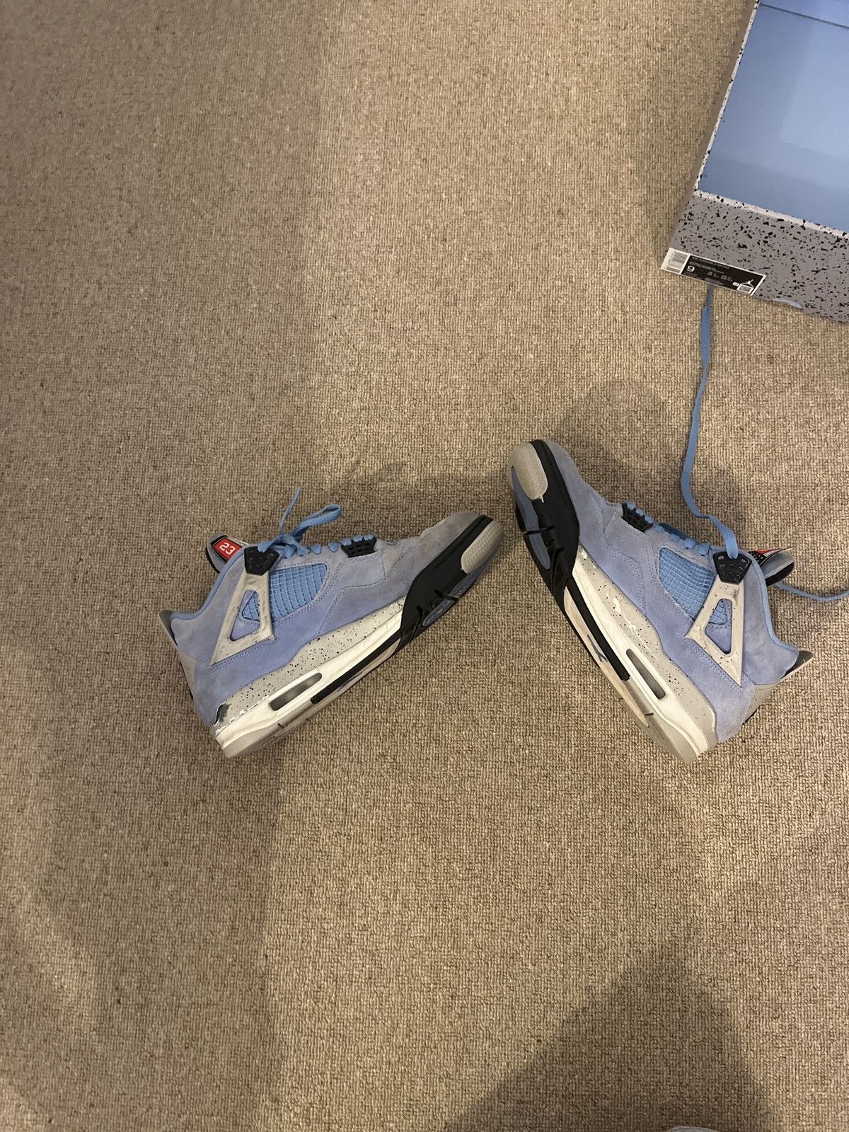 Jordan Brand Air Jordan 4 Retro University Blue OG Box Size 9.5 Used Size US 9.5 / EU 42-43 - 4 Thumbnail