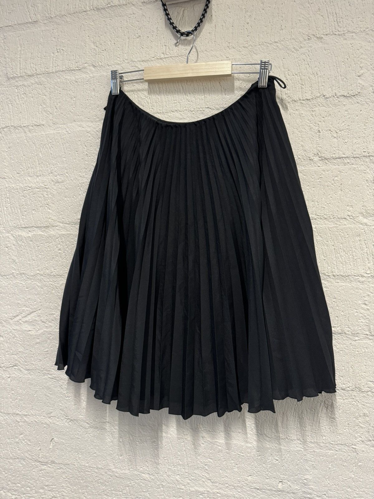 Prada Prada midi skirt Size 30" / US 8 / IT 44 - 1 Thumbnail