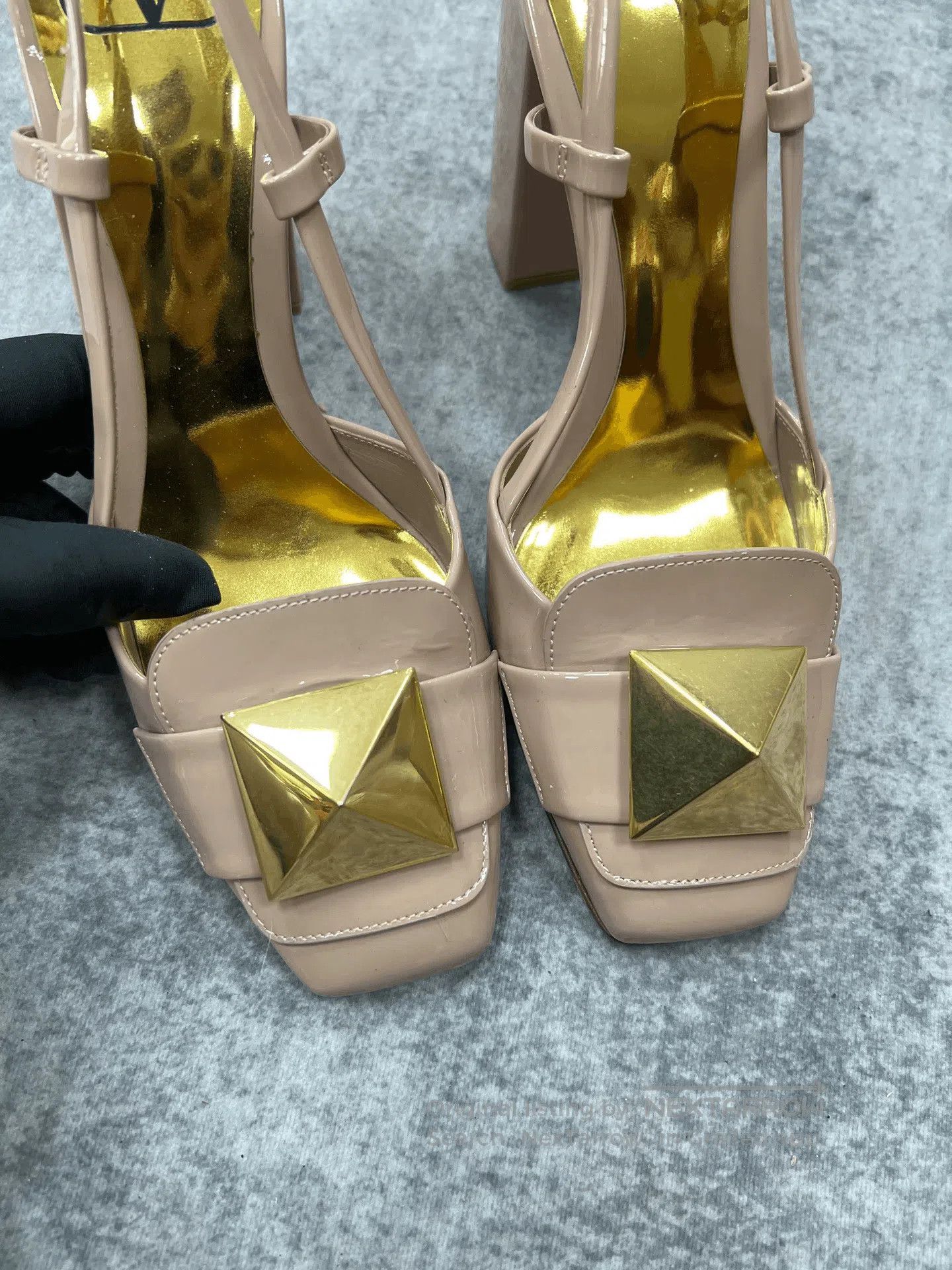 Valentino Valentino High Heels. Size US 8 / IT 38 - 2 Thumbnail