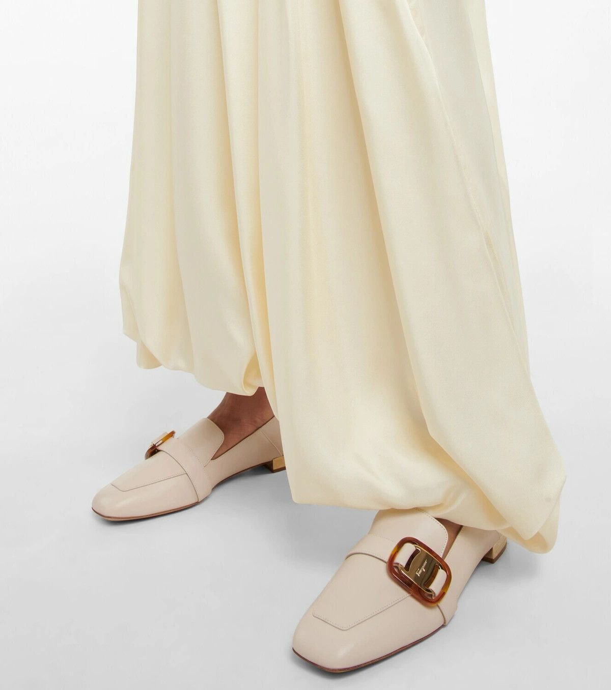 Salvatore Ferragamo o1y0426 Loafers in Beige Size US 8.5 / IT 38.5 - 4 Thumbnail