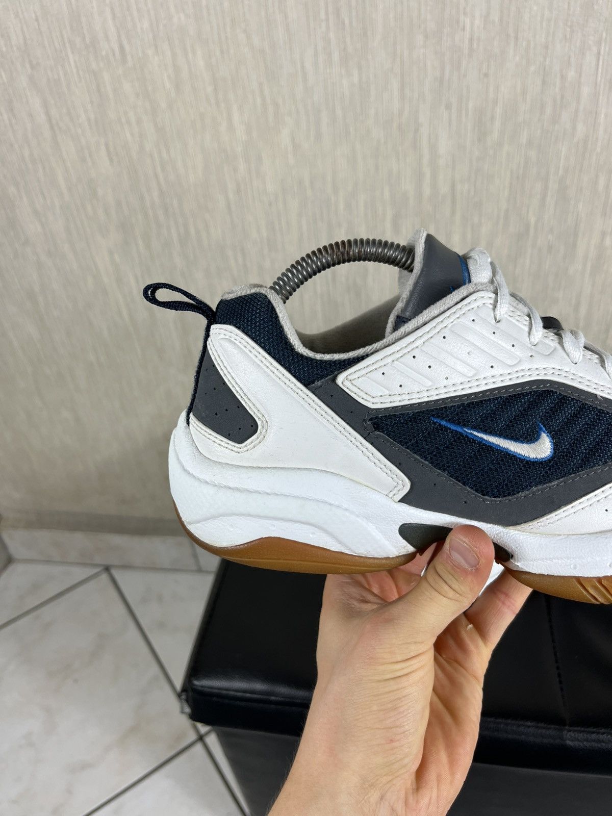 Nike Vintage Nike y2k retro small central swoosh sneakers shoes Size US 8 / EU 41 - 5 Thumbnail