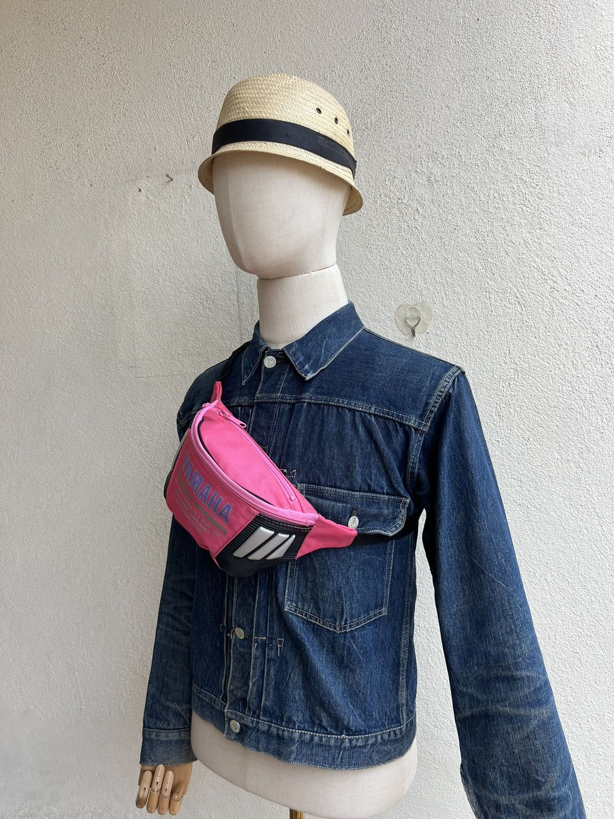 Vintage Vintage 90s Yamaha Japan Pink Waist Bag Size ONE SIZE - 2 Thumbnail