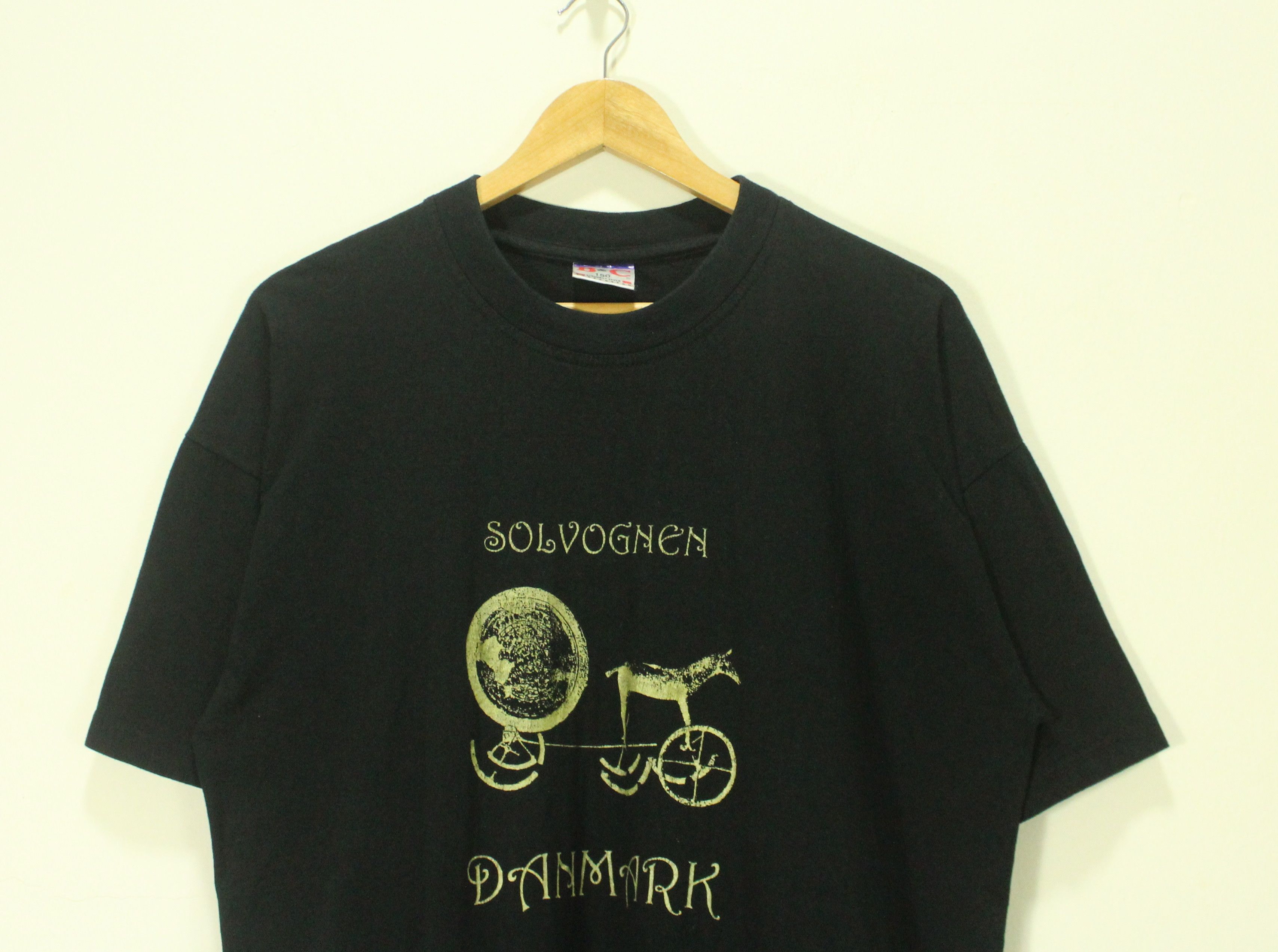 Vintage Vintage 90s SOLVOGNEN T Shirt Art Objet Nordic Bronze Age Size US L / EU 52-54 / 3 - 2 Thumbnail