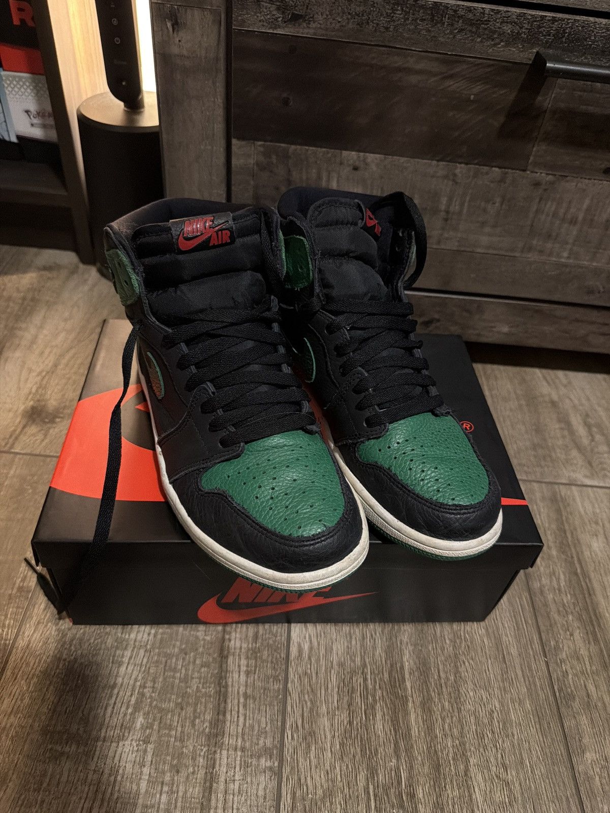 Nike Air Jordan 1 Pine Green 2.0 Size US 8 / EU 41 - 1 Thumbnail