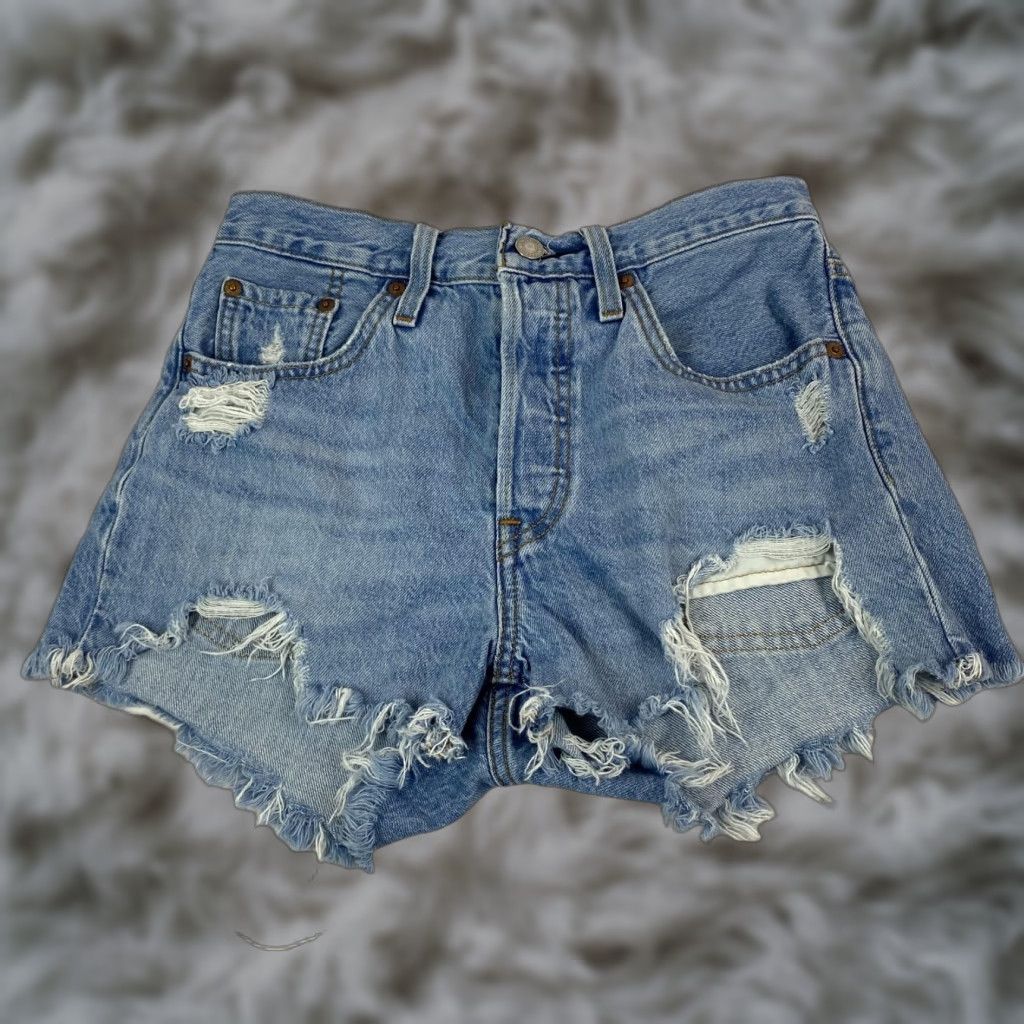 Levi's VINTAGE Levis 501 Shorts Women 26 Distressed Denim High Rise Blue Cut-Off Frayed Hem Size 26" / US 2 / IT 38 - 1 Thumbnail