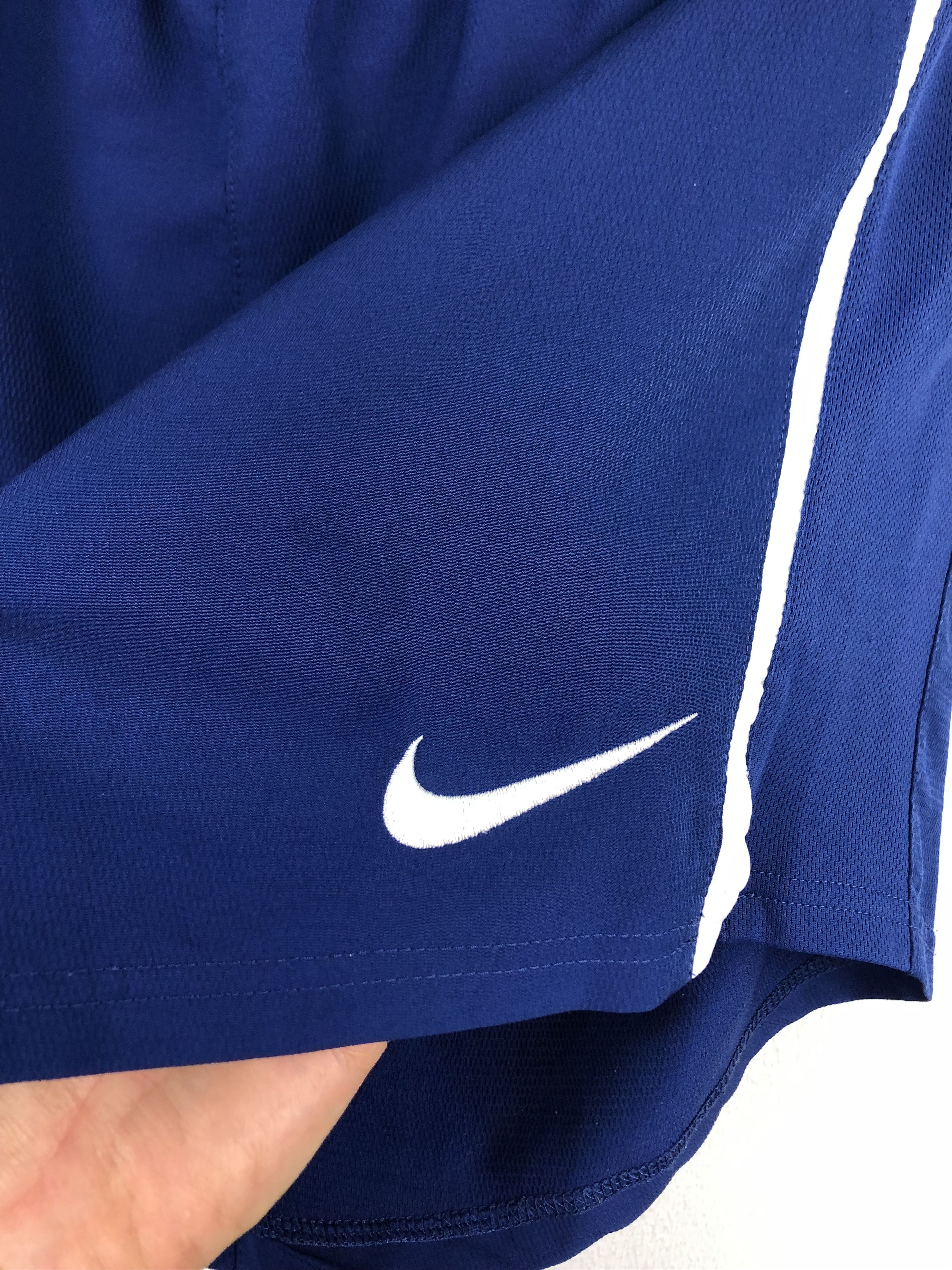 Nike Vintage Nike Manchester United Football Shorts Track L Size US 34 / EU 50 - 8 Thumbnail