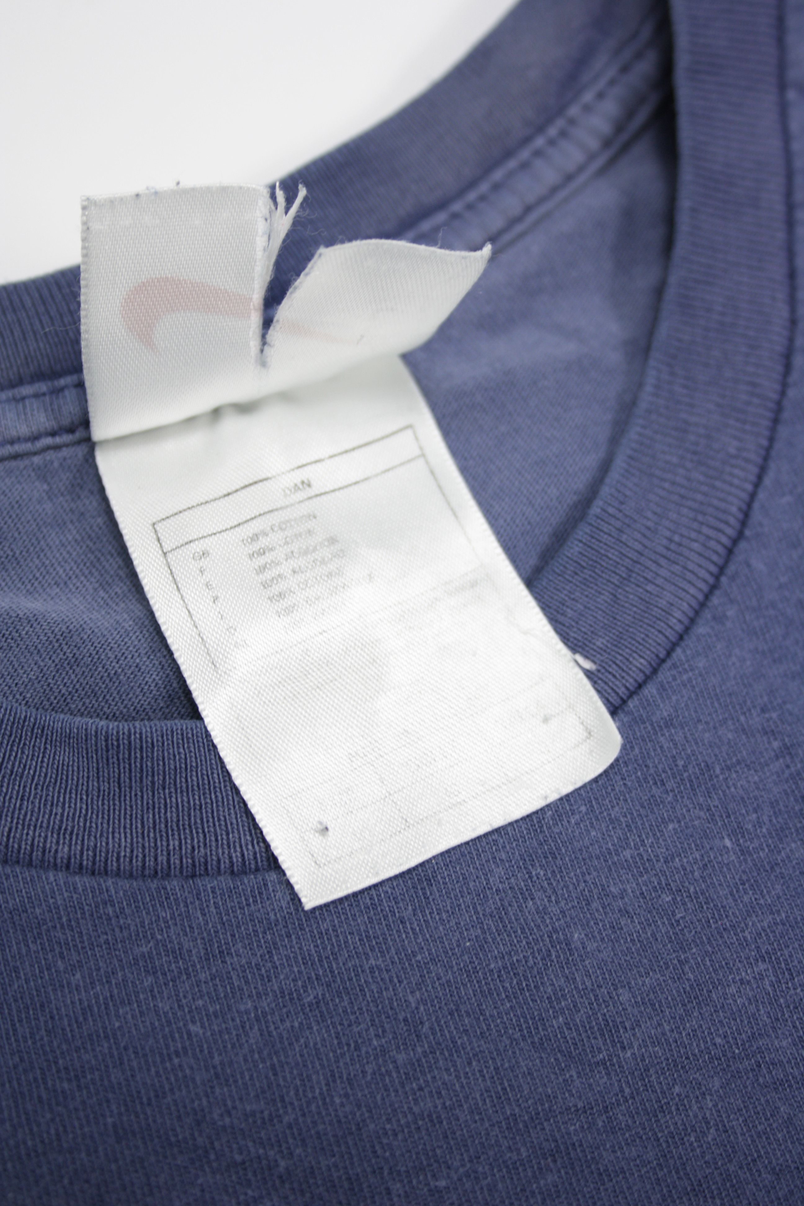 Nike × Vintage Nike 90s Vintage Basketball Player Graphic Washed T-Shirt Size US L / EU 52-54 / 3 - 7 Thumbnail