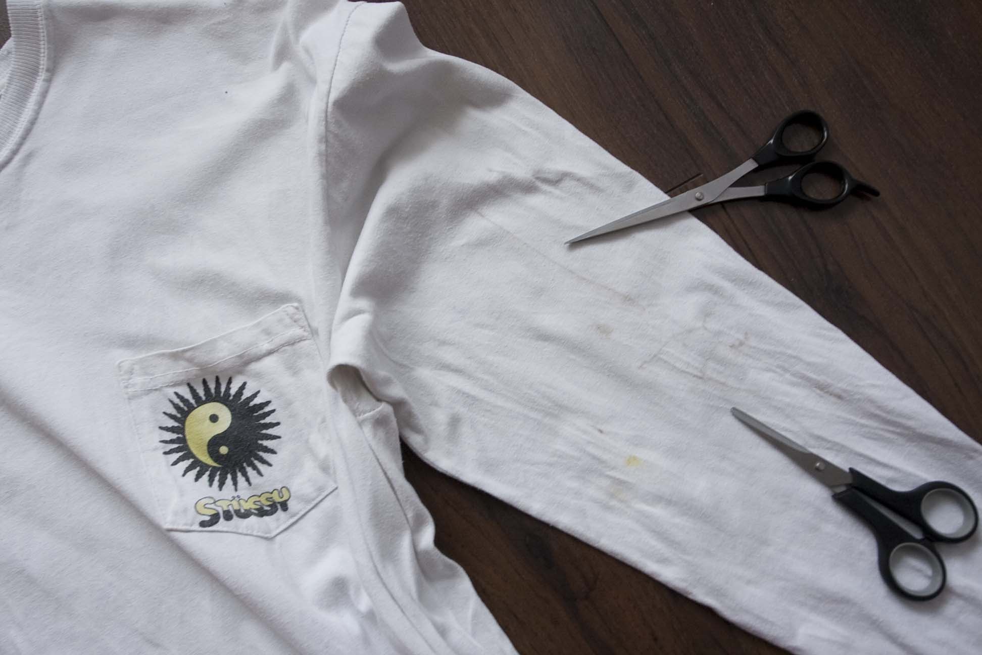 Stussy Stussy T Shirt Long Sleeve Yin Yang w/ STAINS Size L Size US L / EU 52-54 / 3 - 2 Thumbnail