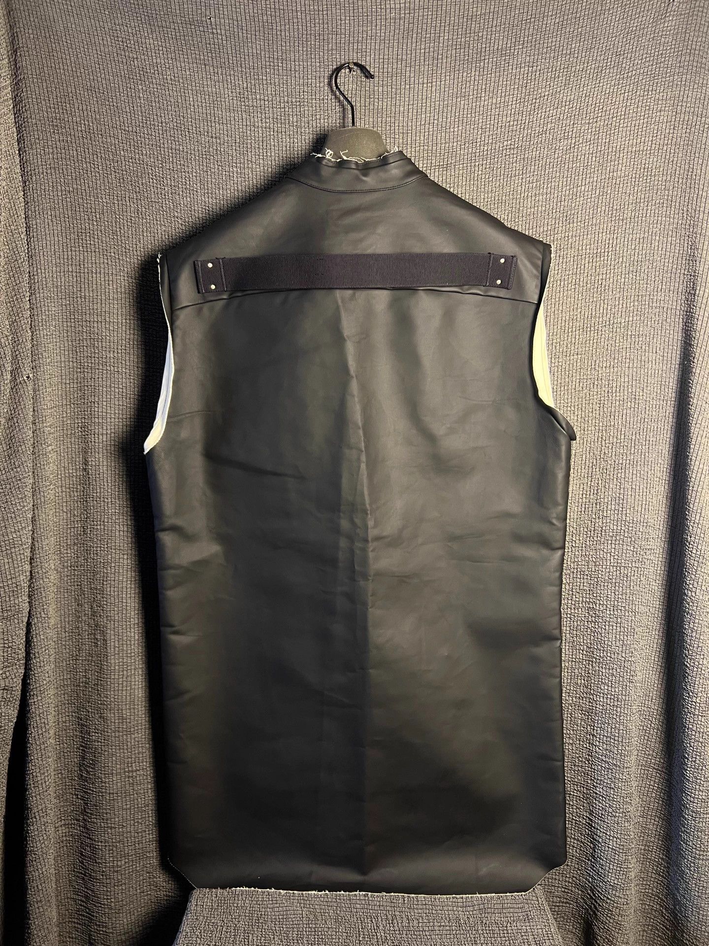 Rick Owens [Runway Item at a Great Price] Rick Owens Distressed Vest Size US S / EU 44-46 / 1 - 2 Thumbnail